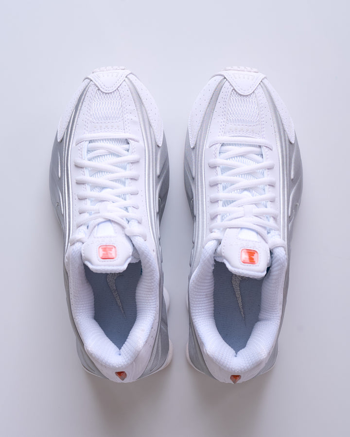 Nike Women's Shox R4 White/White-Metallic Silver-Max Orange