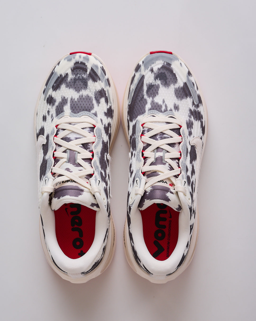 Nike Vomero Plus Sail Sail-University Red-Lt Orewood Brn IR0032-100