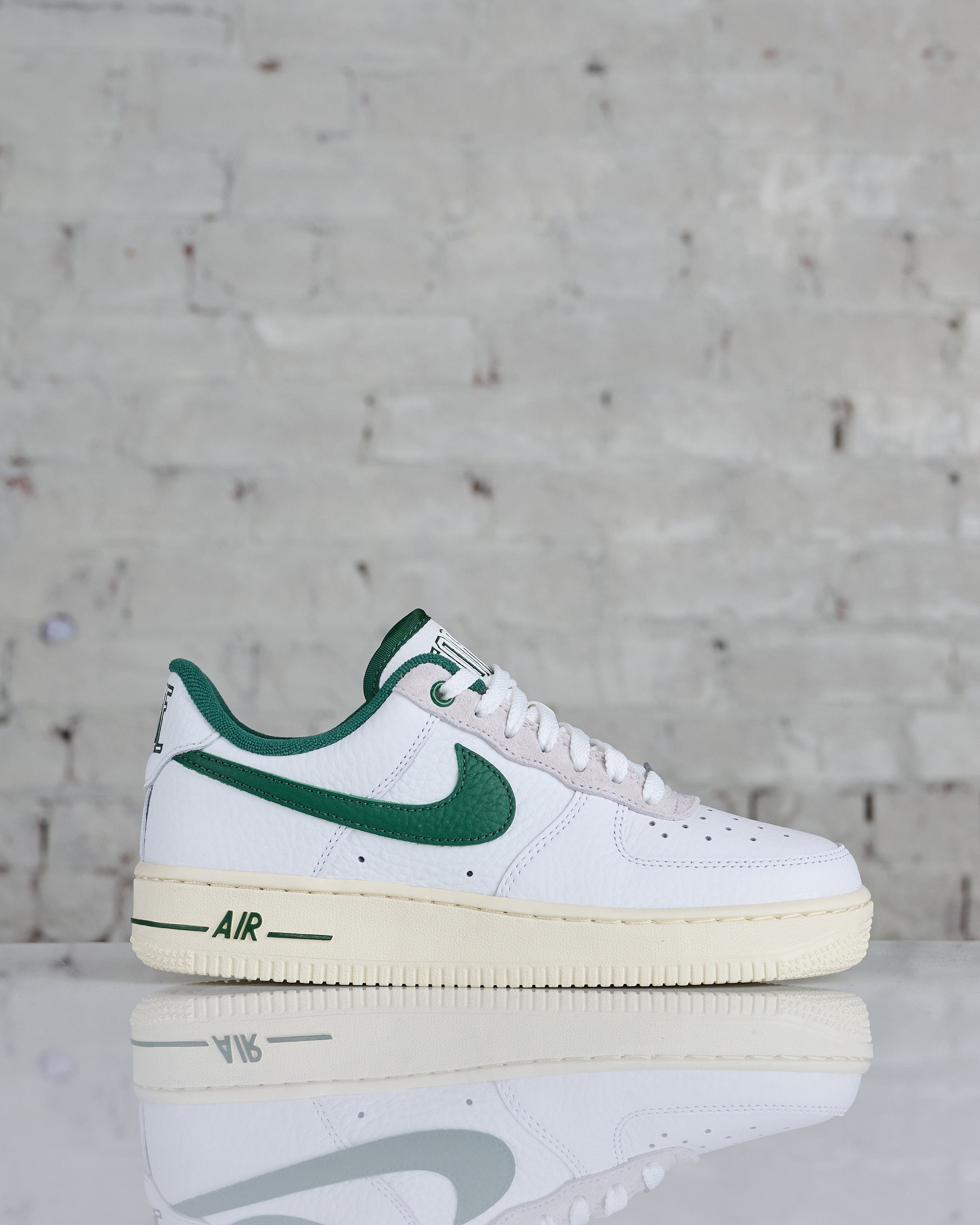 Nike Women s Air Force 1 07 LX Summit White Gorge Green White