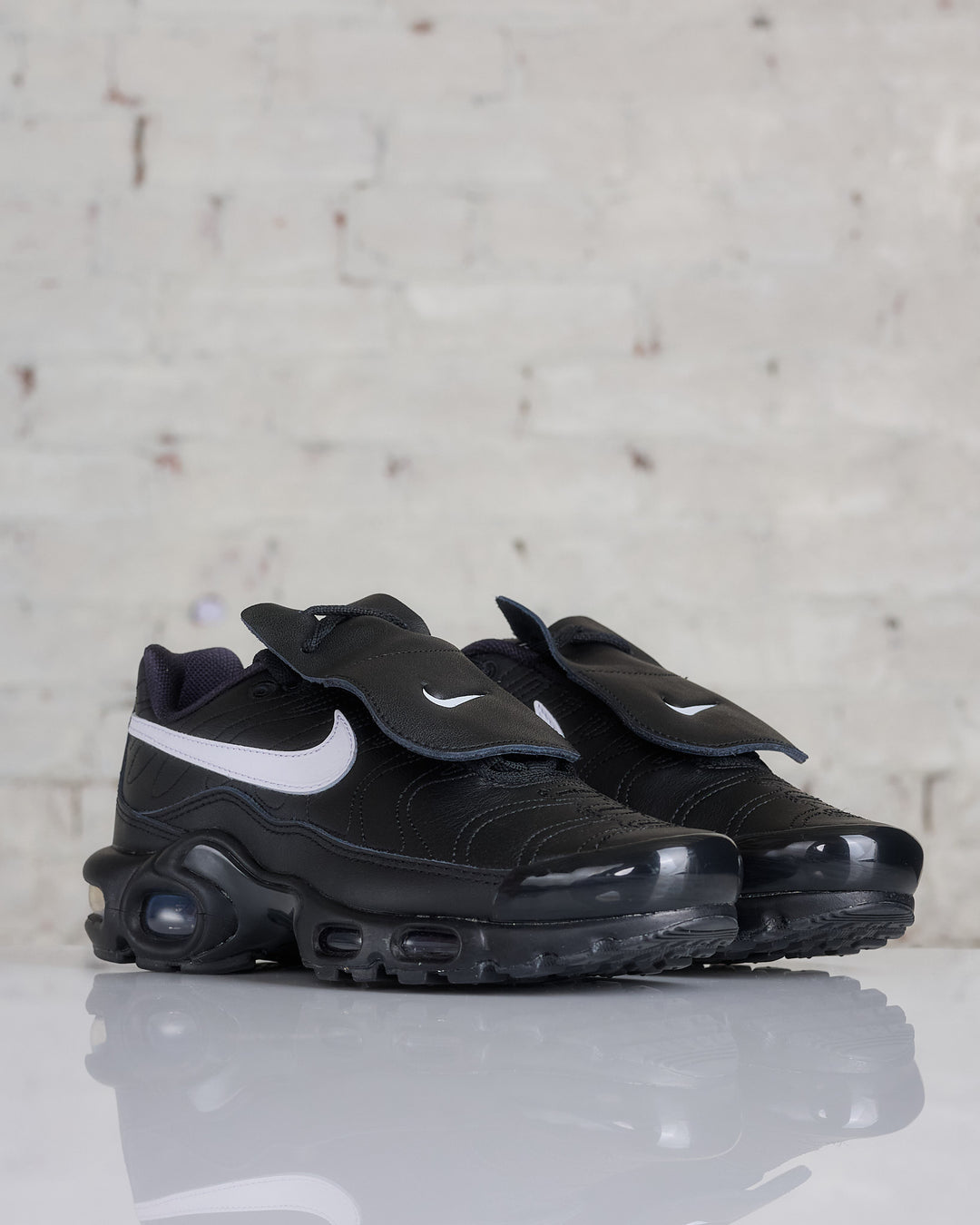 Nike Women's Air Max Plus Black White