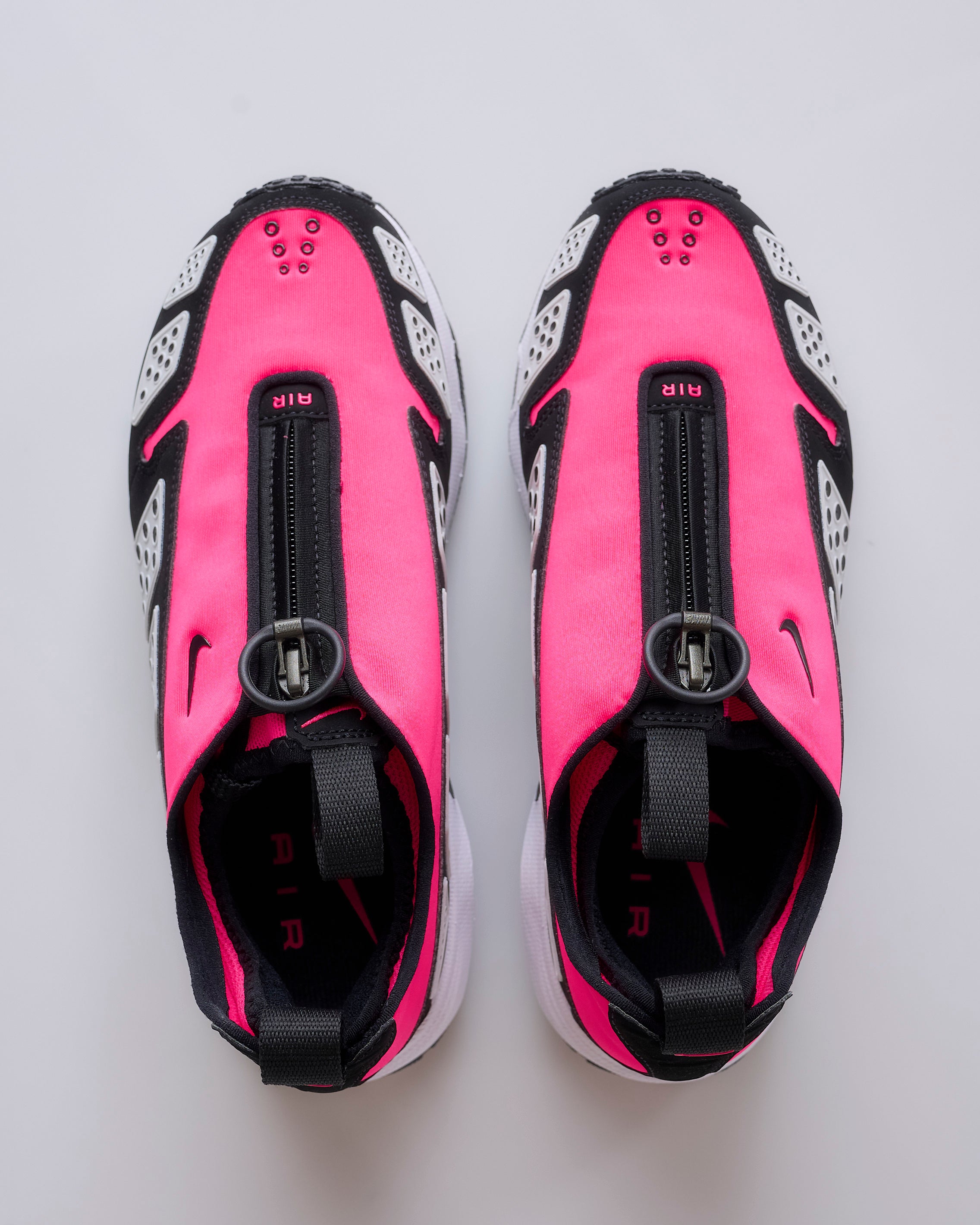 Nike Women s Air Max SNDR Hyper Pink Black White