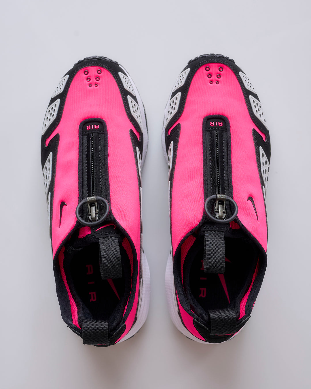 Nike Women's Air Max SNDR Hyper Pink Black-White