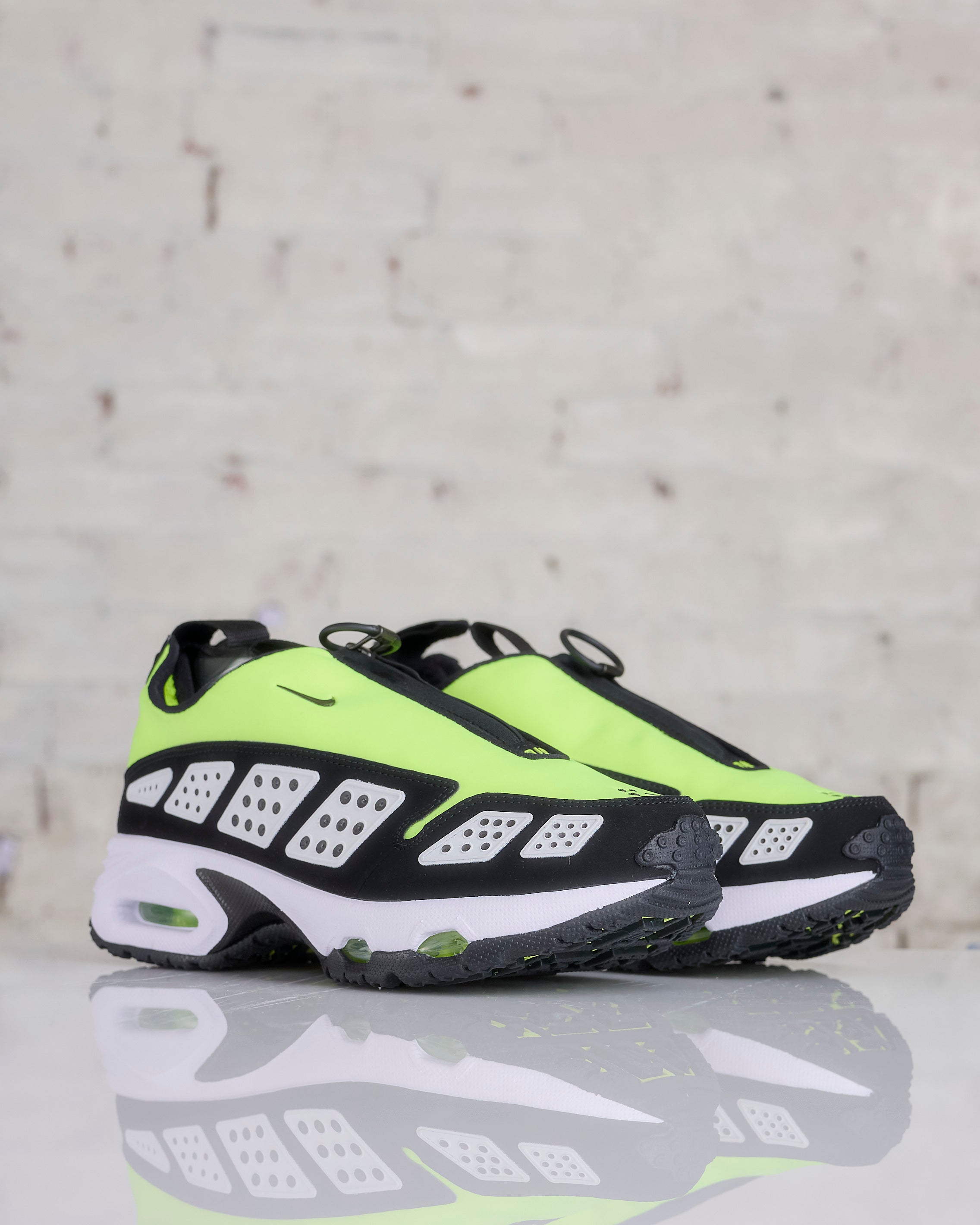 Nike Women's Air Max SNDR Volt Black-White – LESS 17