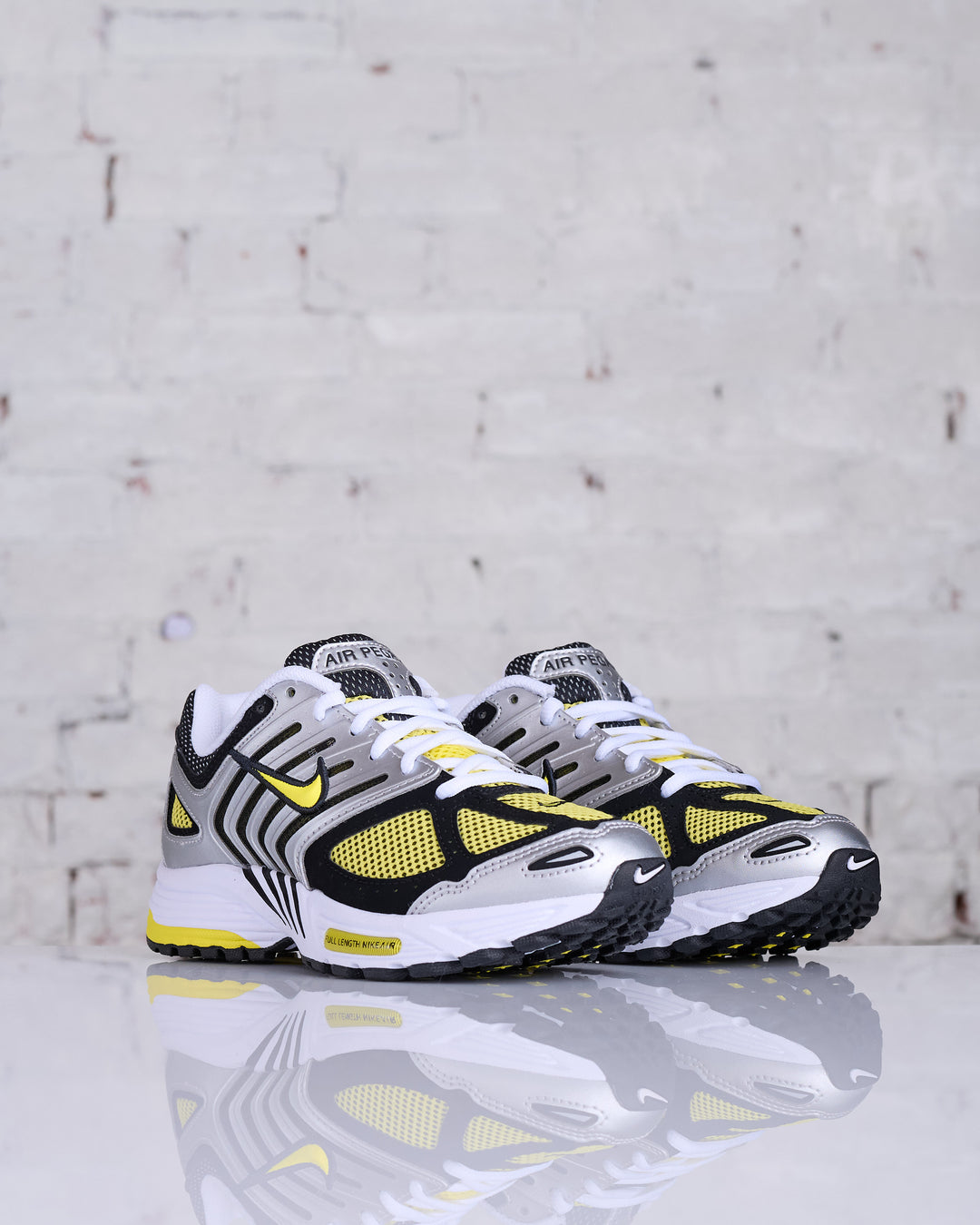 Nike Women's Air Pegasus 2005 White/Opti Yellow-Metallic Silver-Black