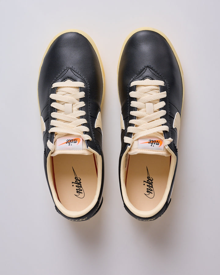 Nike Women's Astrograbber Leather Black Muslin-Sail II1259 001