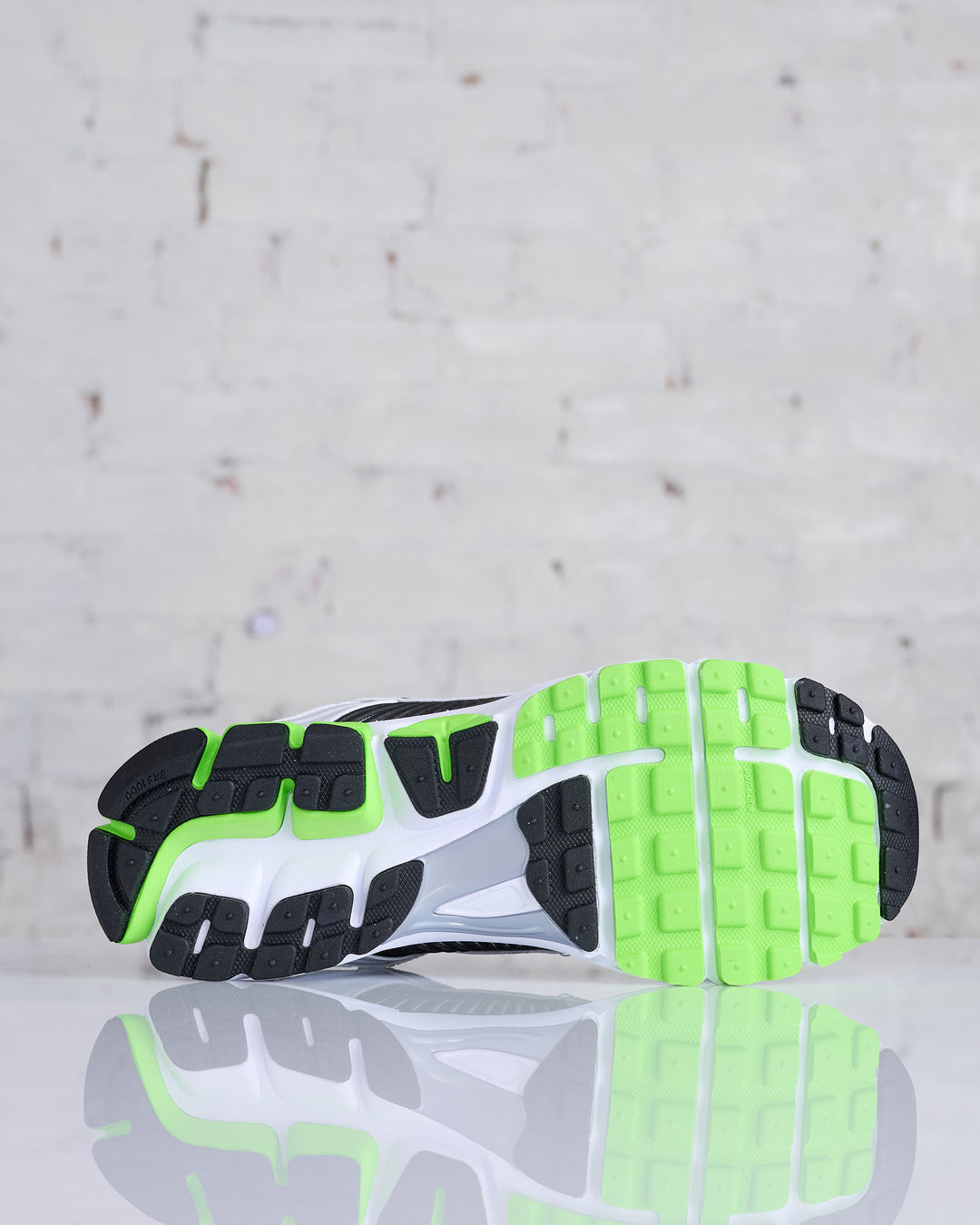 Nike Men's Zoom Vomero 5 SE SP Electric Green/Black-White-Sail
