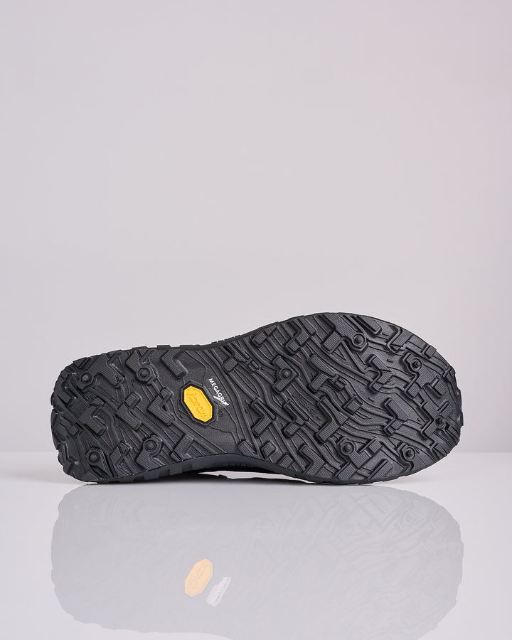 Norda 001A Stealth Black