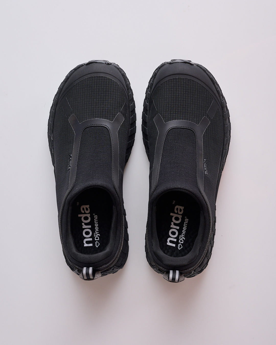 Norda 003 Pitch Black