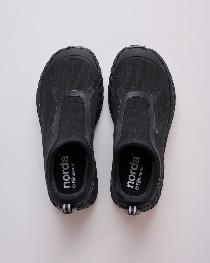 Norda 003 Pitch Black