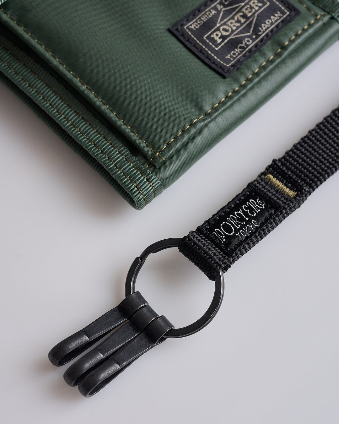Porter Capsule Wallet Khaki – LESS 17 - Main Image