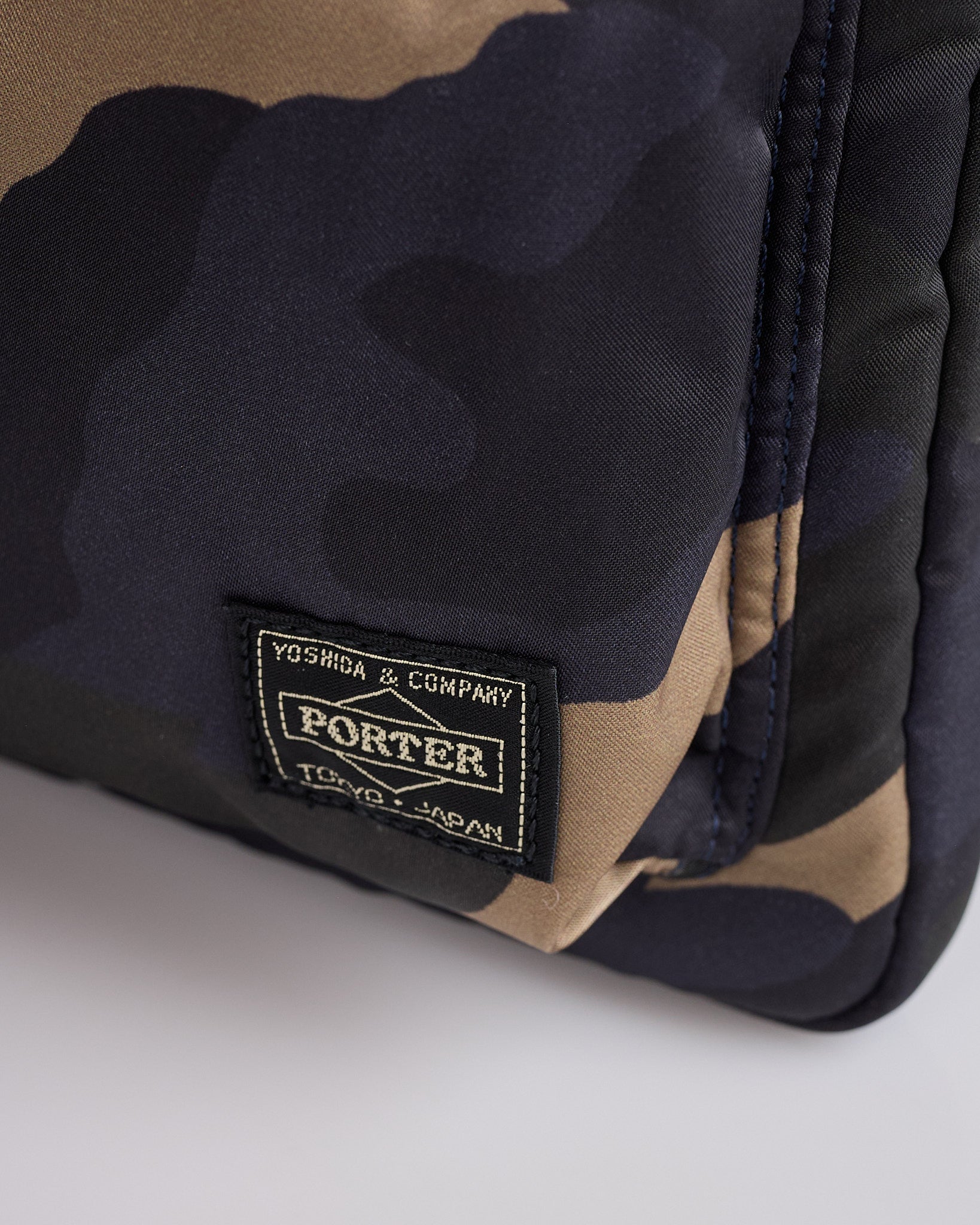Porter Counter Shade Document Case Woodland Khaki Camo – LESS 17