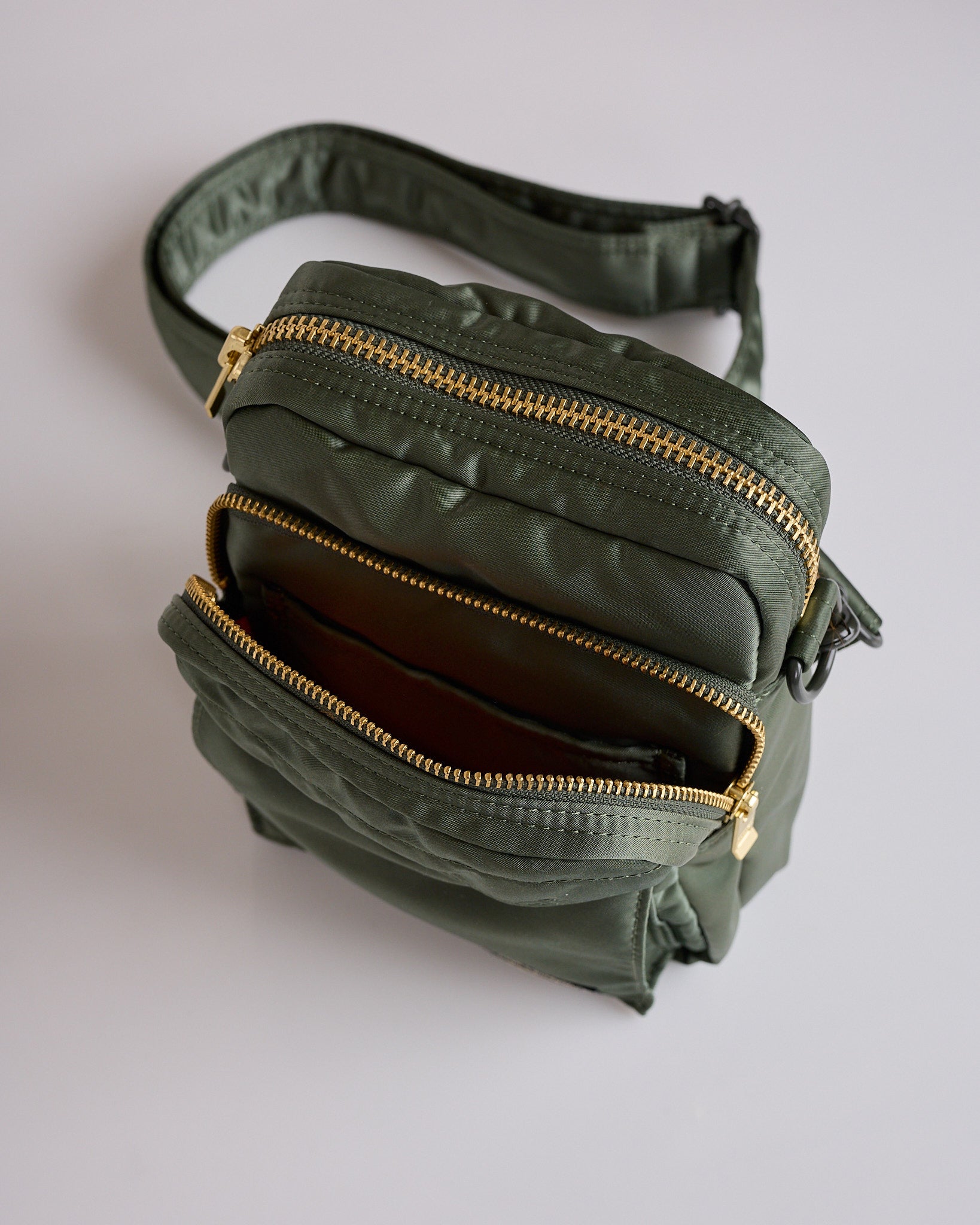 【極上品】PORTER / TANKER POUCH グリーン/ ゴールド Porter Tanker Vertical Bag Sage Green – LESS 17