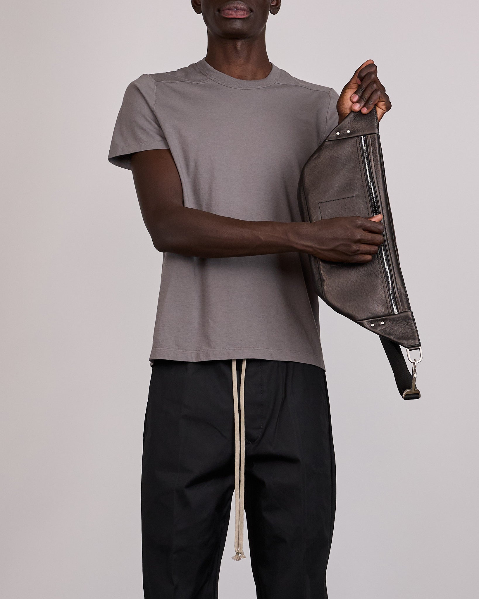 Rick Owens Bumbag Grainy Leather Black – LESS 17