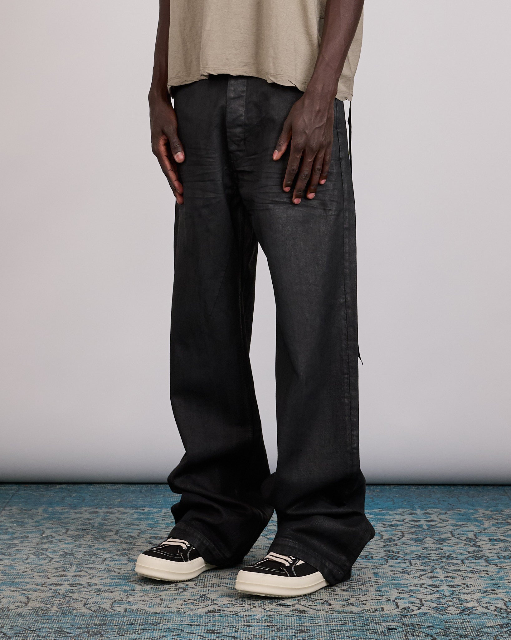 Rick Owens DRKSHDW Geth Jean Black Wax – LESS 17