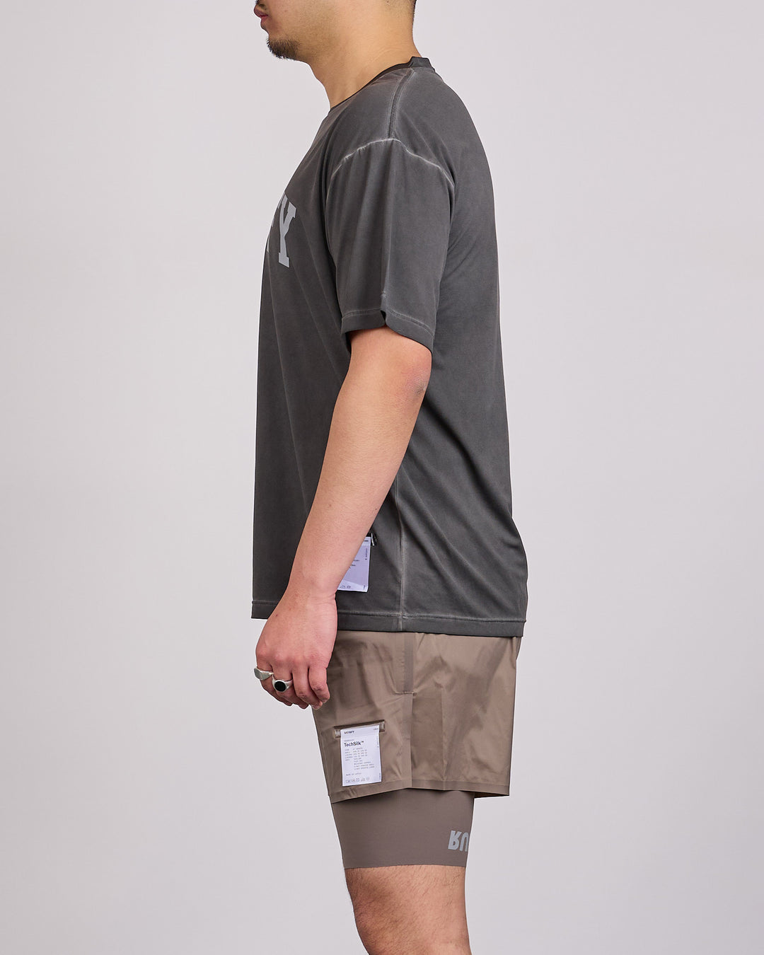 SATISFY Auralite T-Shirt Arch Graphic Pigment Black