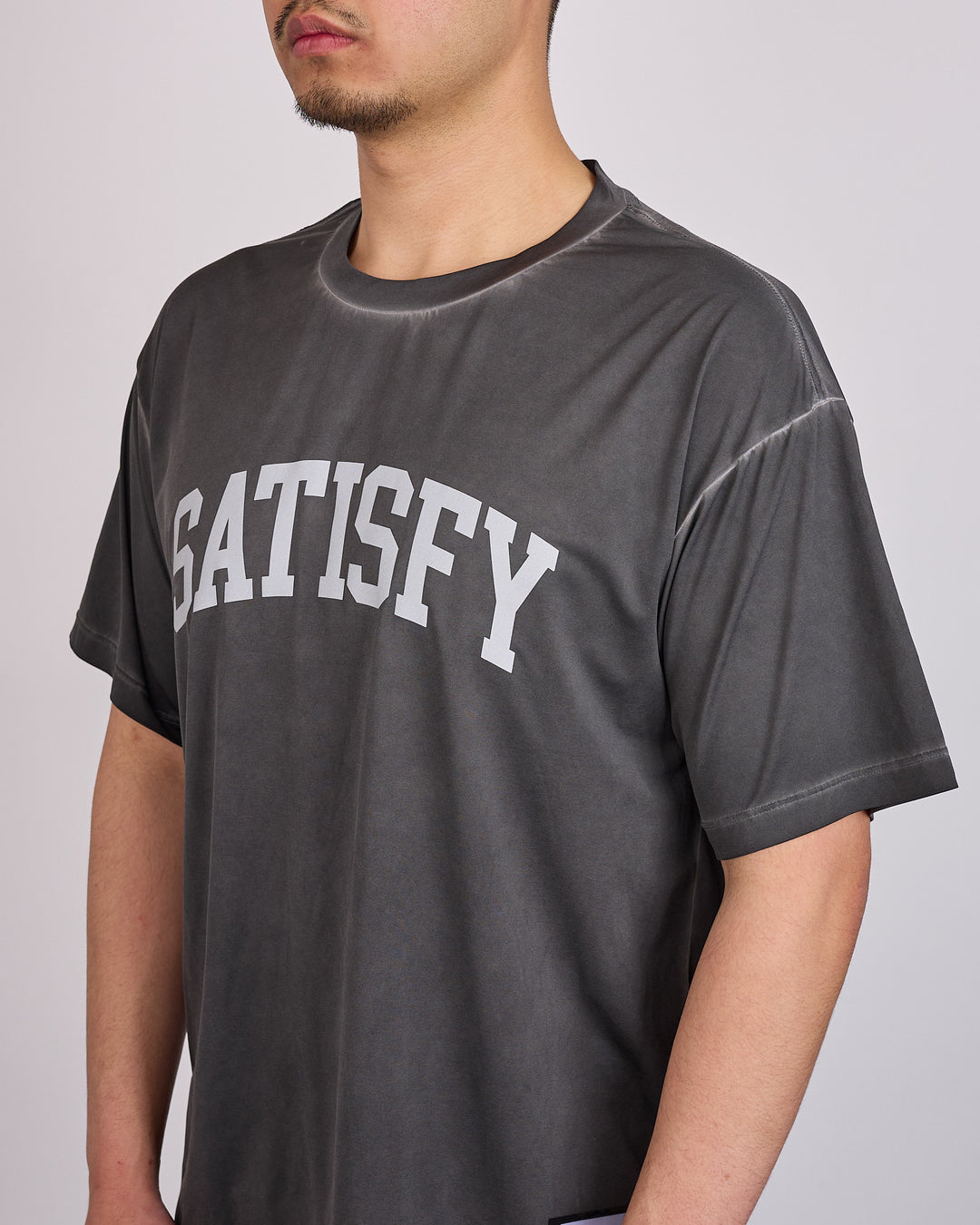 SATISFY Auralite T-Shirt Arch Graphic Pigment Black