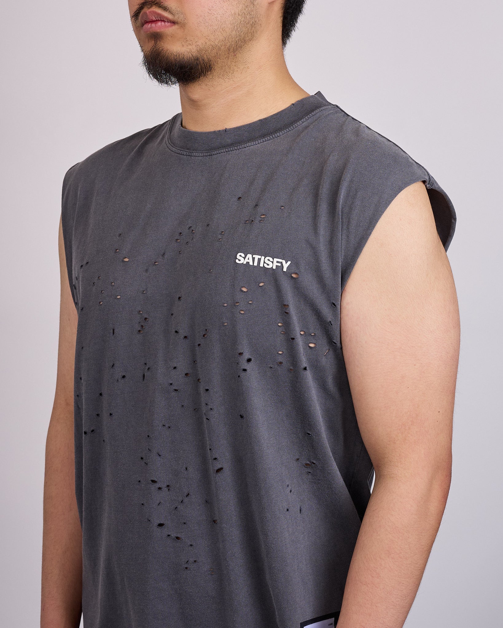 SATISFY MothTech Muscle T-Shirt Small Logo Aged Black – LESS 17