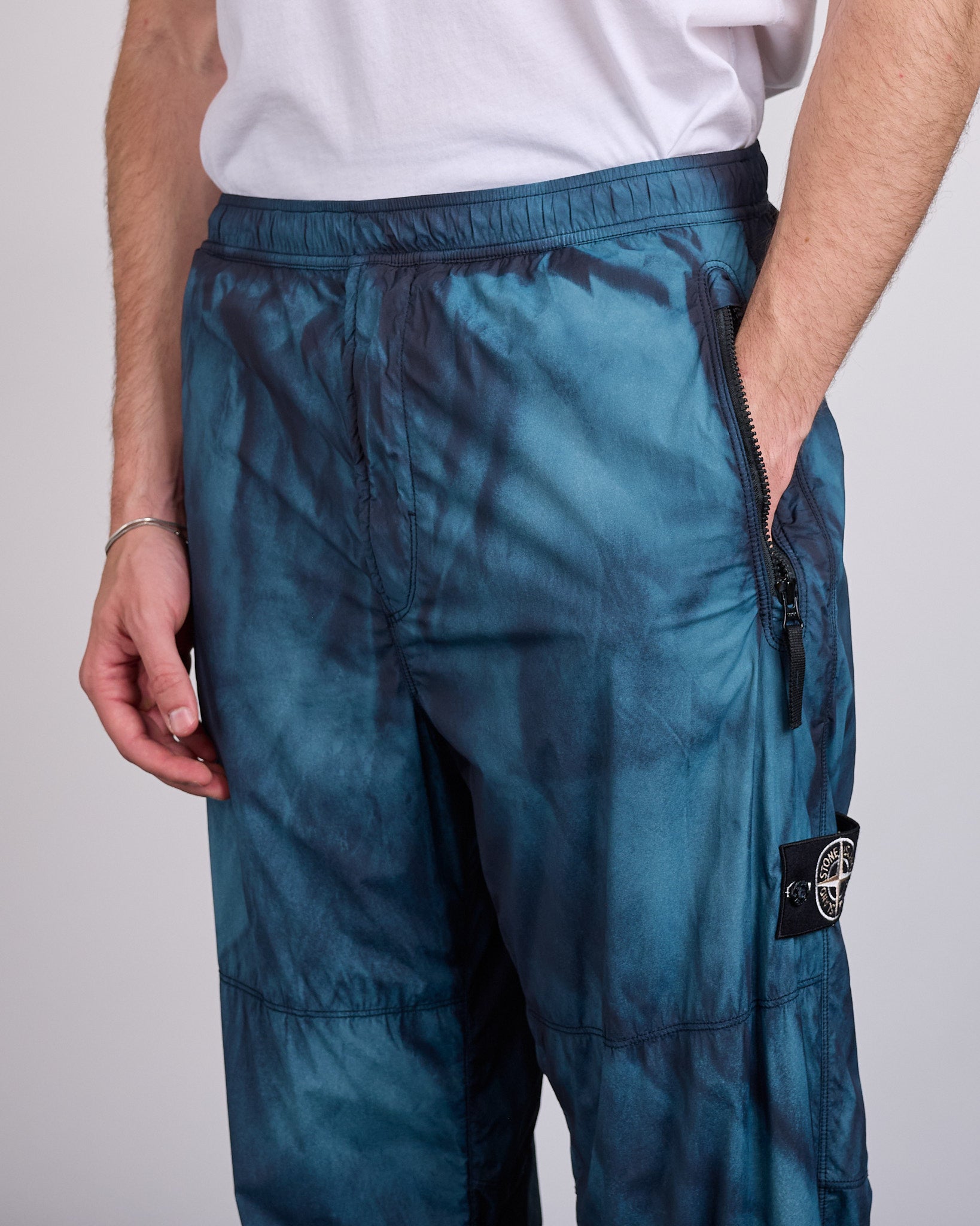 Stone Island Skin Touch Nylon-TC Corrosion Pant Black – LESS 17