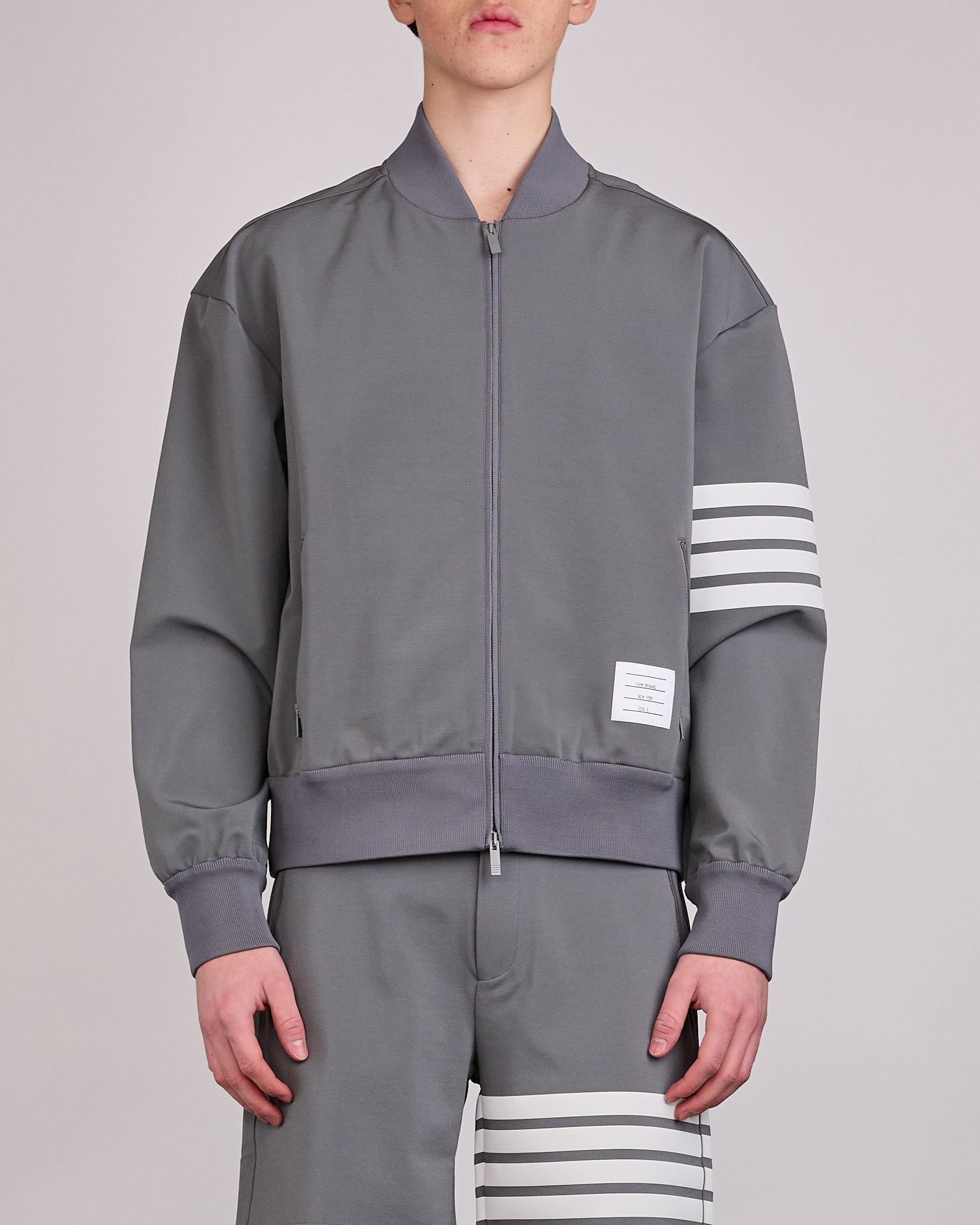 THOM BROWNE グレー ジャケット Thom Browne Tech Viscose 3M 4-Bar Bomber Jacket Med Grey – LESS 17