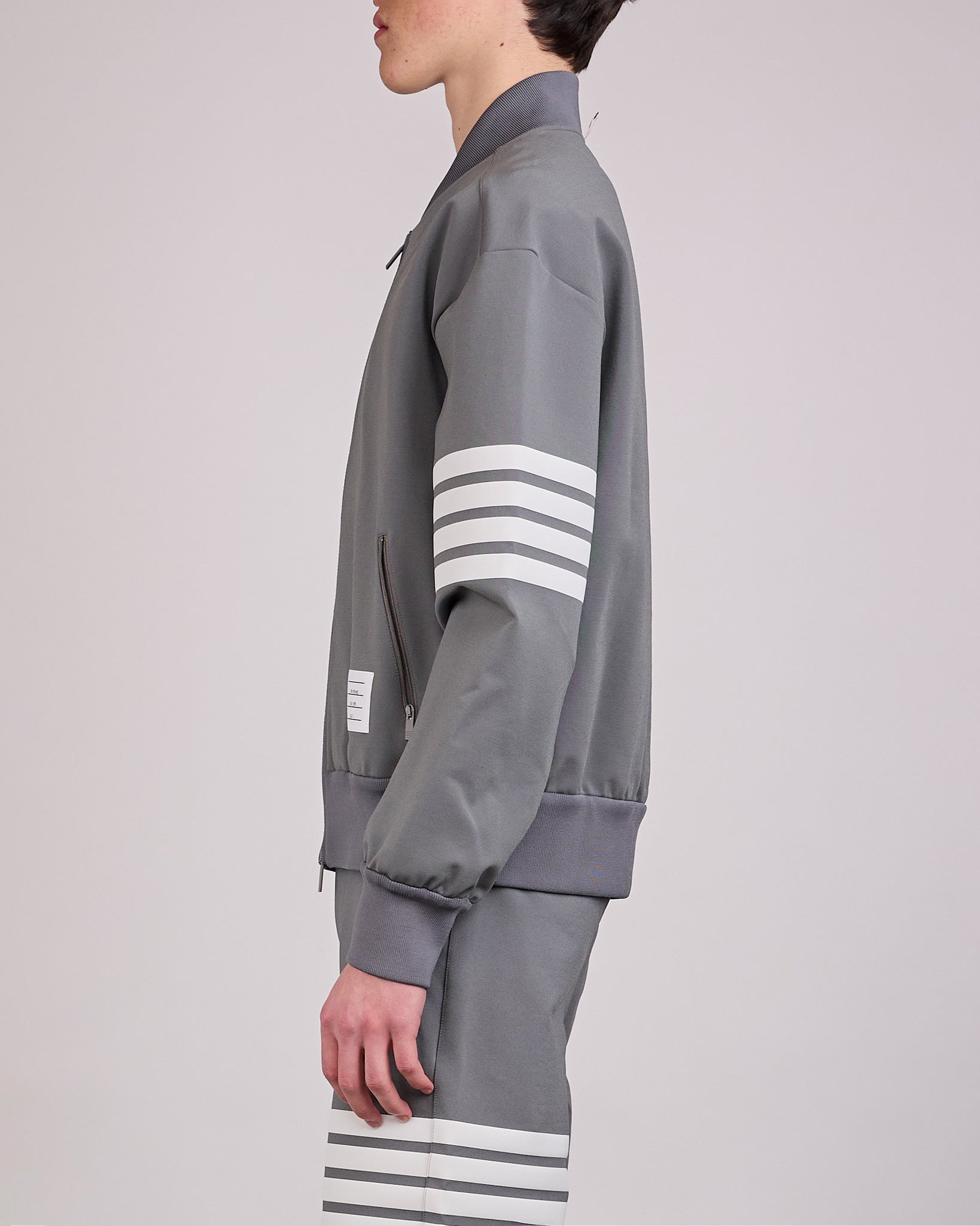 THOM BROWNE 4BAR MED GREY ジャケット　サイズ3 Thom Browne Mens Med Grey Twill 4 Bar Blouson Jacket Size 2 (Med