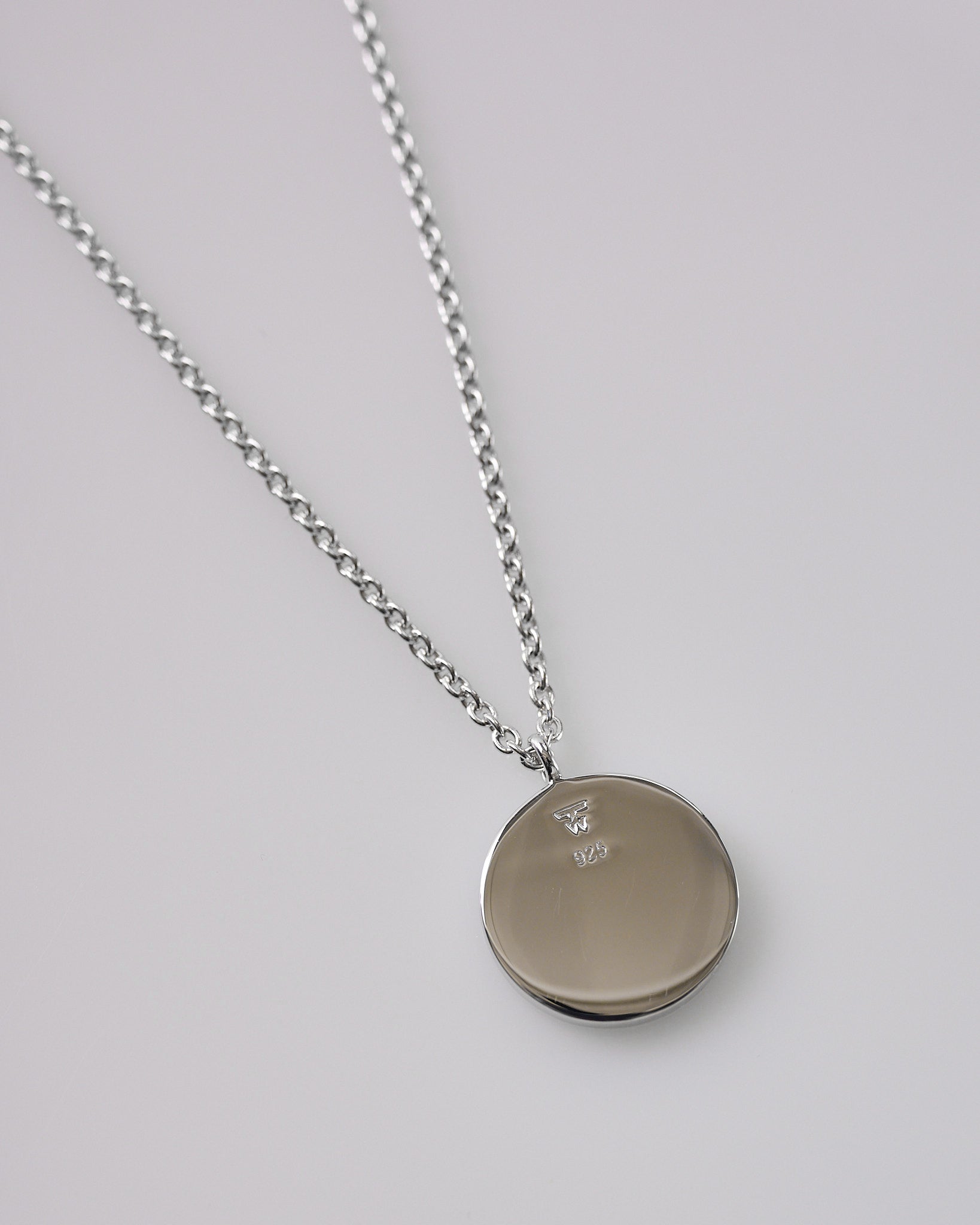 Tom Wood Coin Pendant Chain Necklace Silver 925 – LESS 17