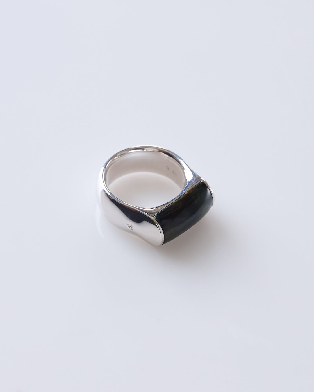 Tom Wood Crest Ring (M) Silver 925/Blue Hawk Eye