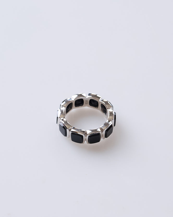 Tom Wood Cushion Band Ring (M) Silver 925/Black Onyx