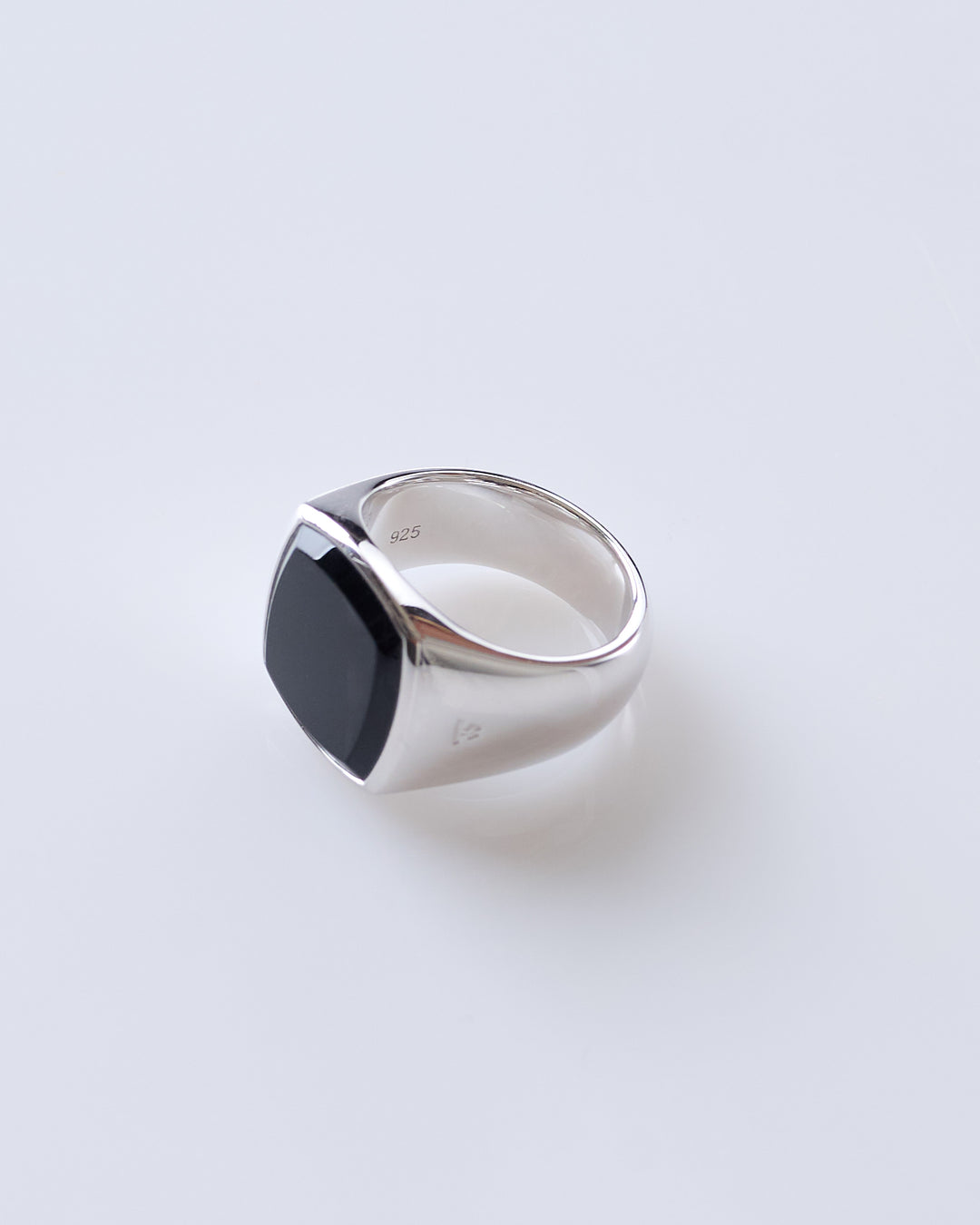Tom Wood Cushion Ring (M) Polished Silver 925/Black Onyx