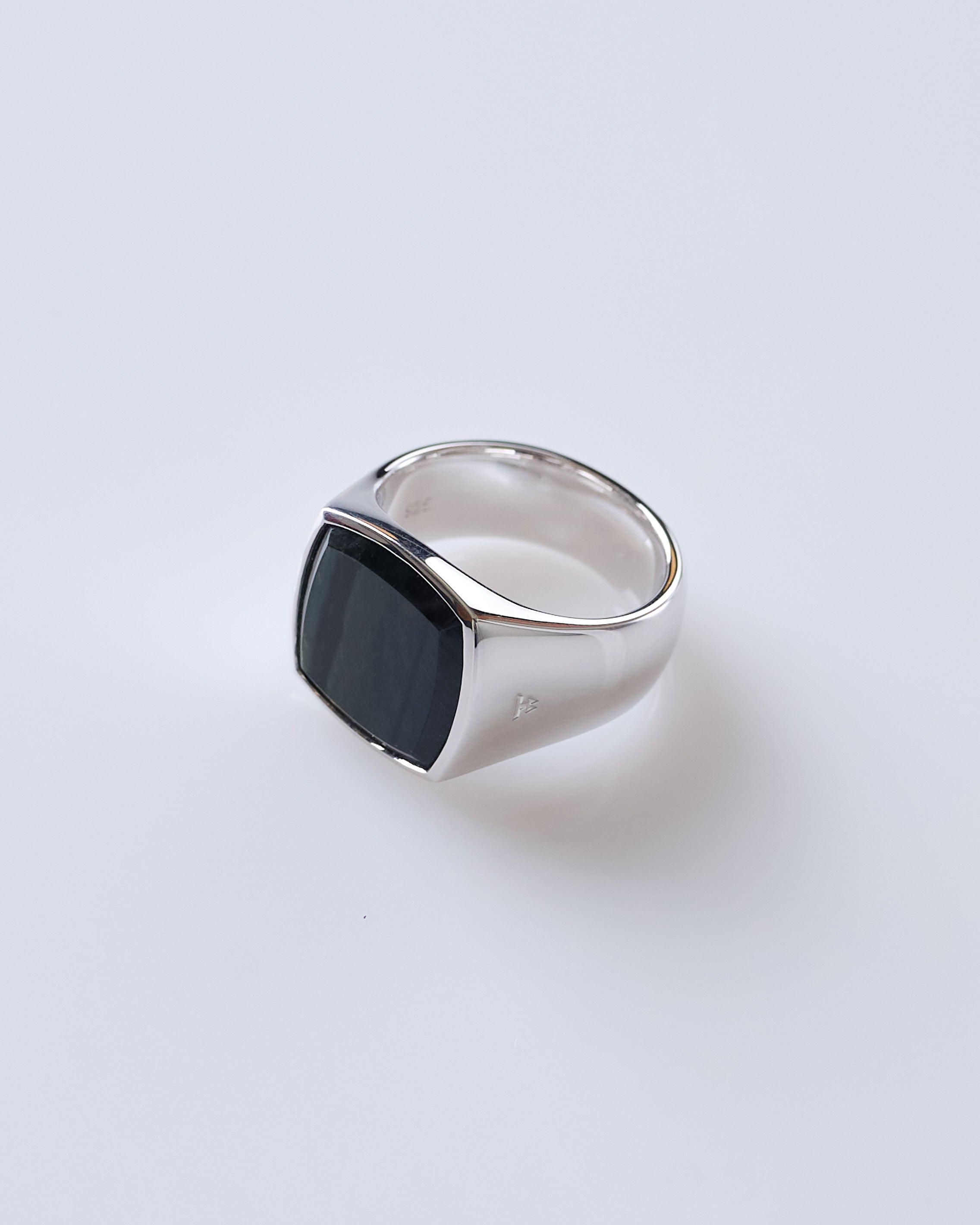 Tom Wood Cushion Ring Silver 925/Blue Hawk Eye