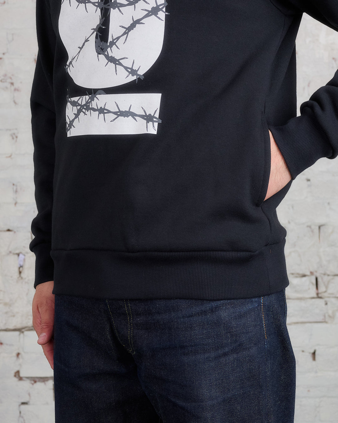 UNDERCOVER Barbed U Graphic Crewneck Black