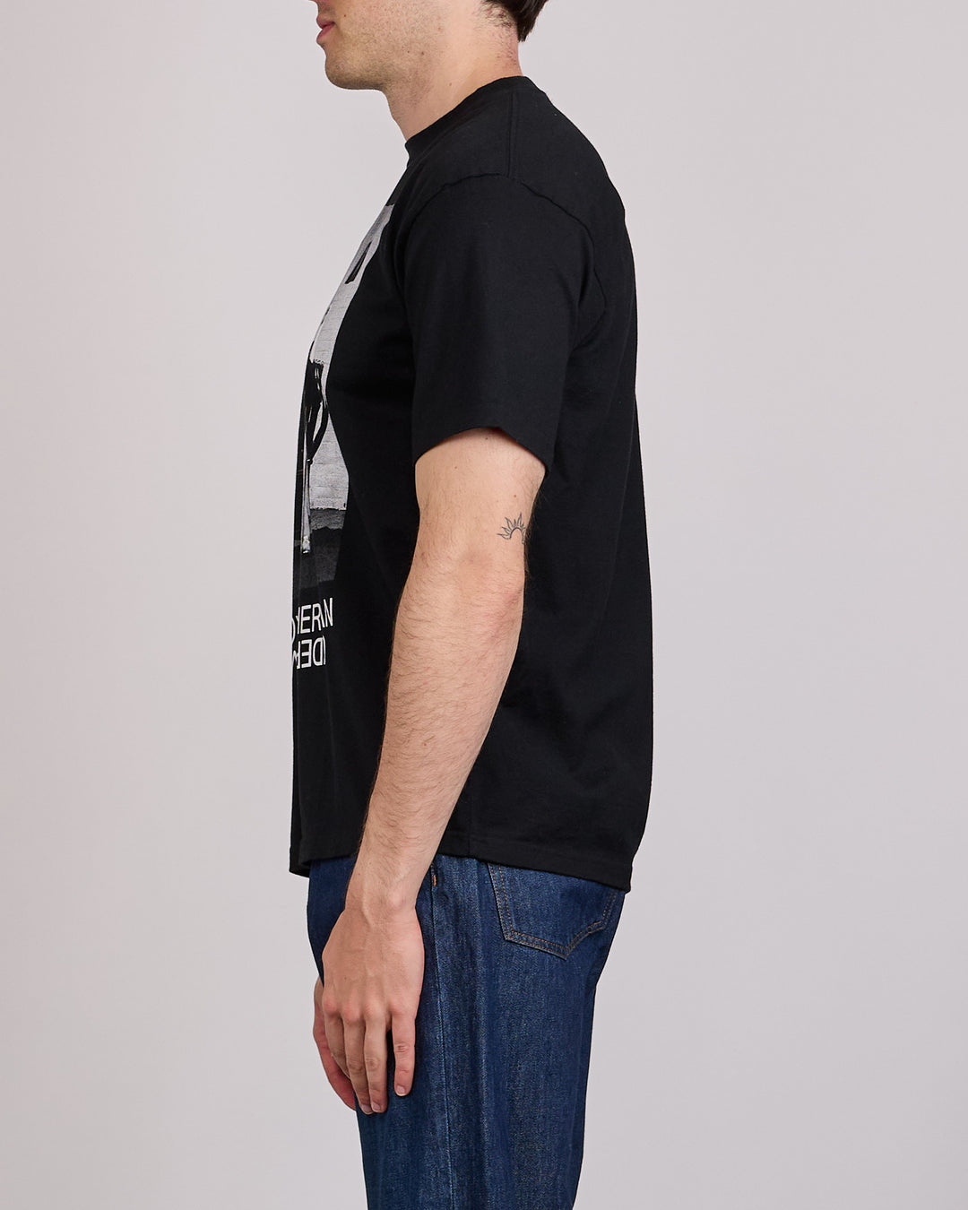 UNDERCOVER Cindy Sherman Chair T-Shirt Black