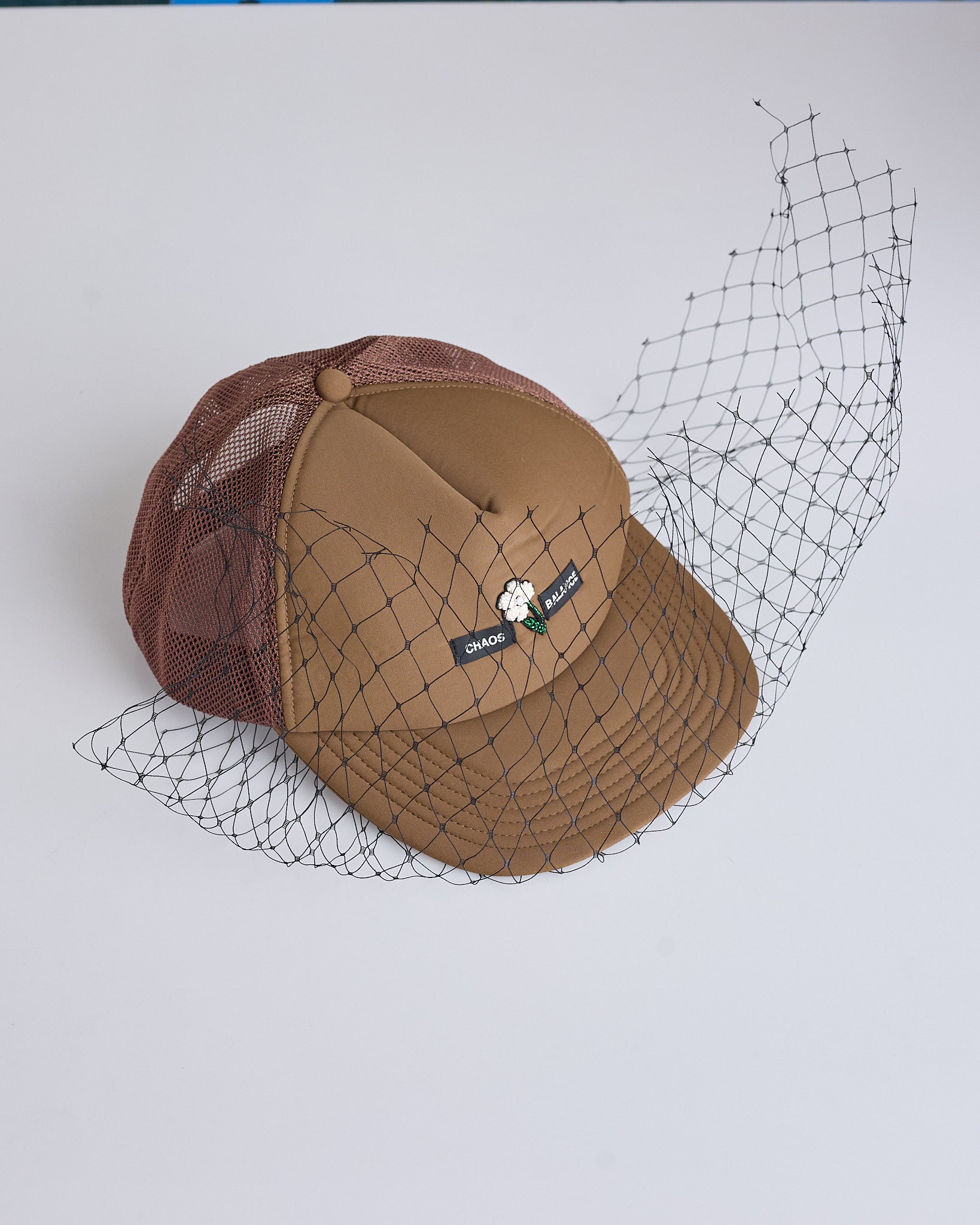 UNDERCOVER Mesh Veil Trucker Cap Brown – LESS 17