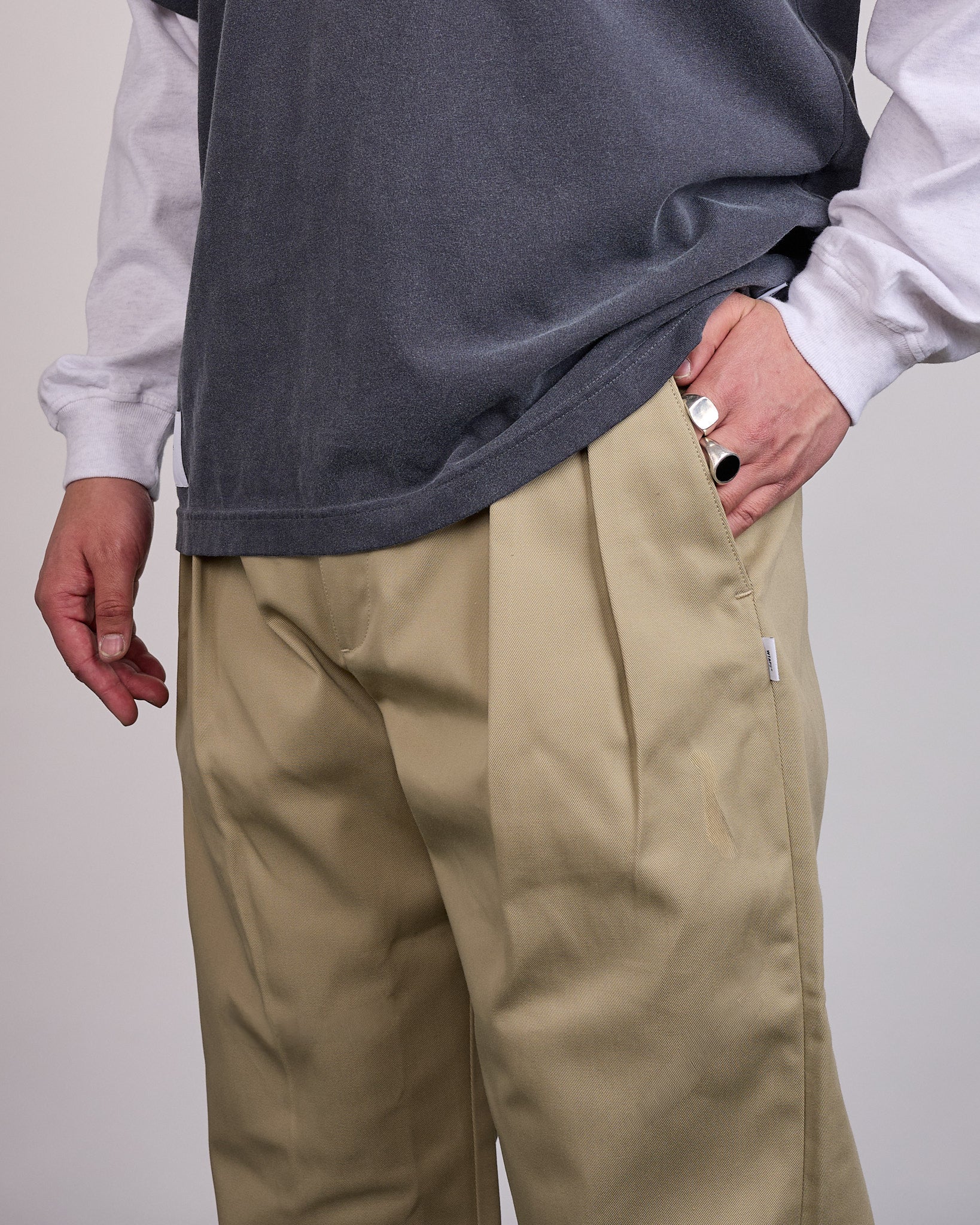 WTAPS TRDT1802 Cptl Twill Double Pleated Pant Beige – LESS 17