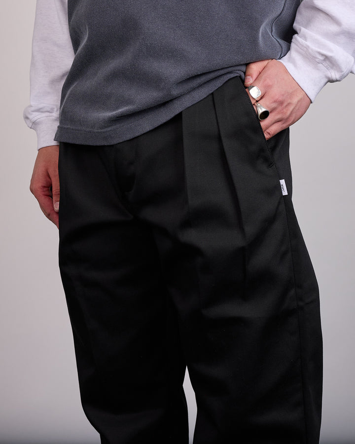WTAPS TRDT1802 Cptl Twill Double Pleated Pant Black
