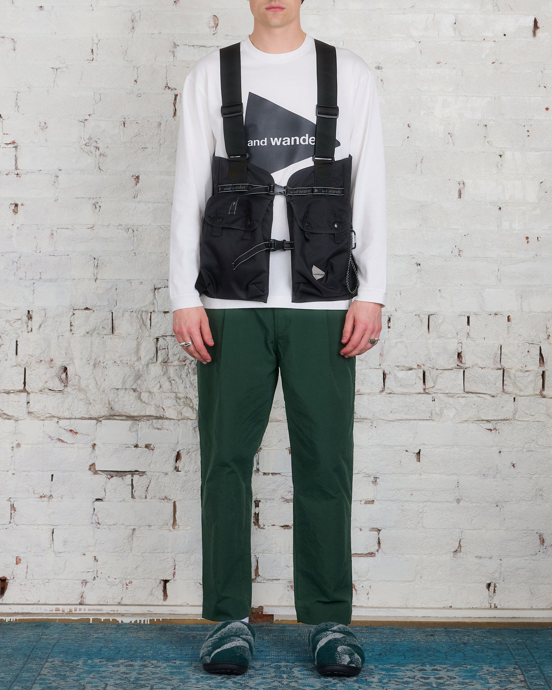 and wander Field Vest Black
