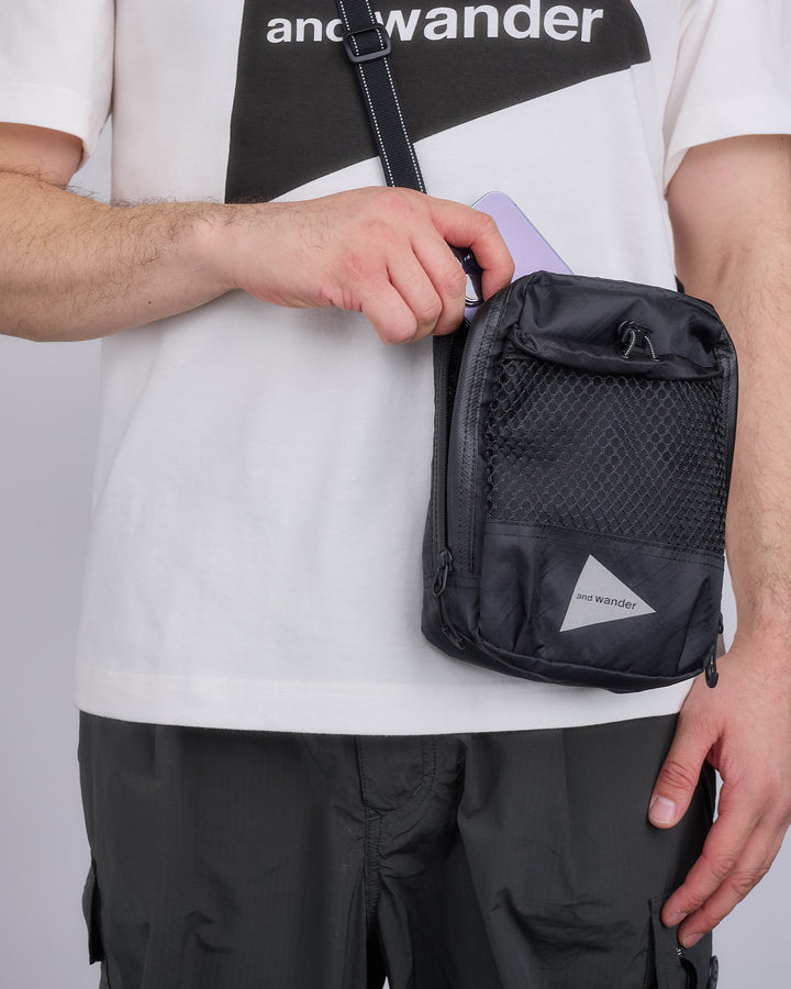 and wander ECOPAK Shoulder Pouch Black