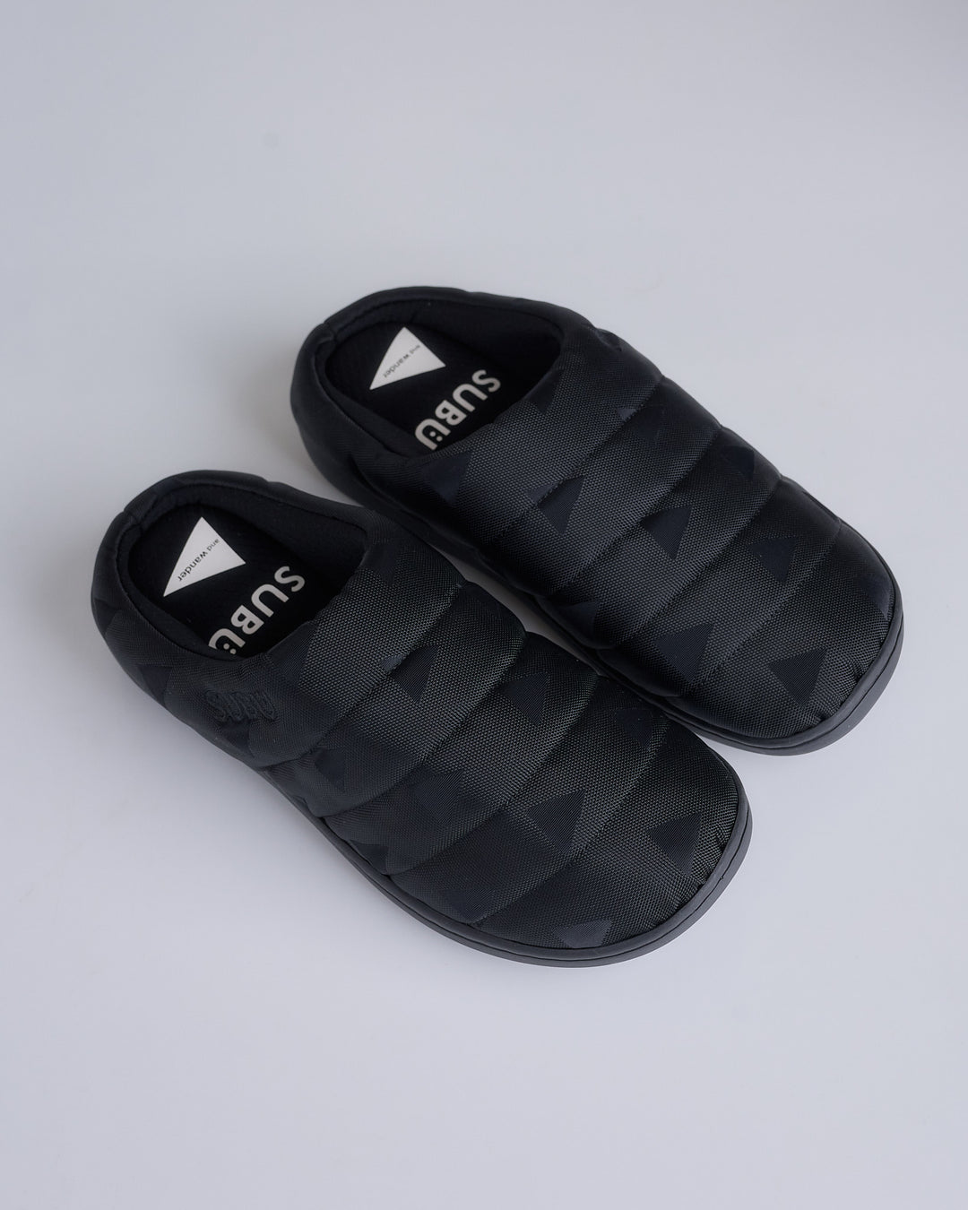 and wander SUBU Triangle JQ Sandal Black