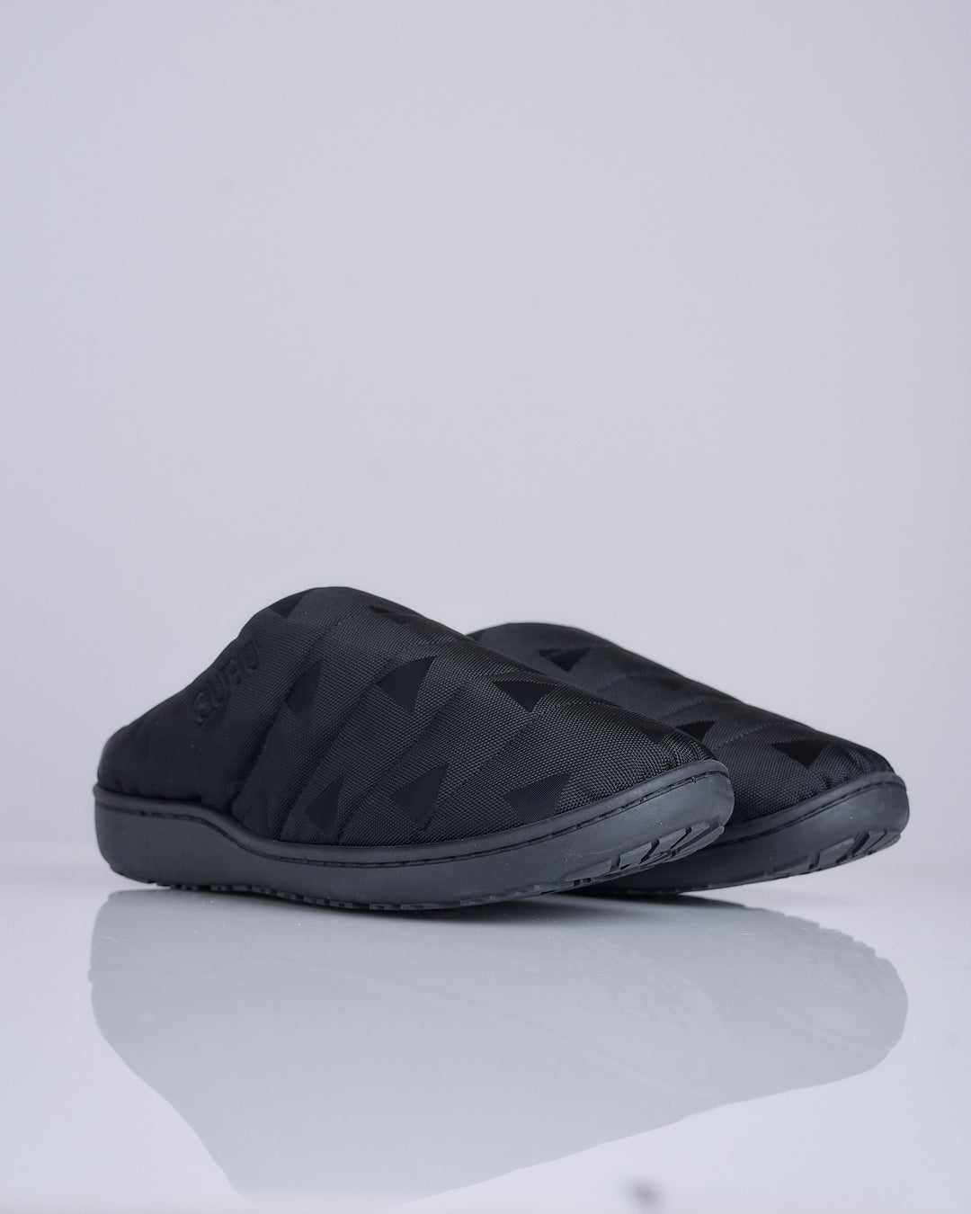 and wander SUBU Triangle JQ Sandal Black