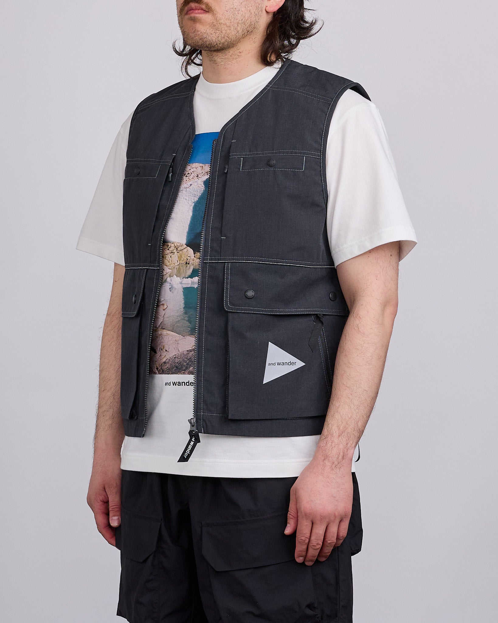 and wander Tough Aramid Cargo Vest (M) Charcoal – LESS 17
