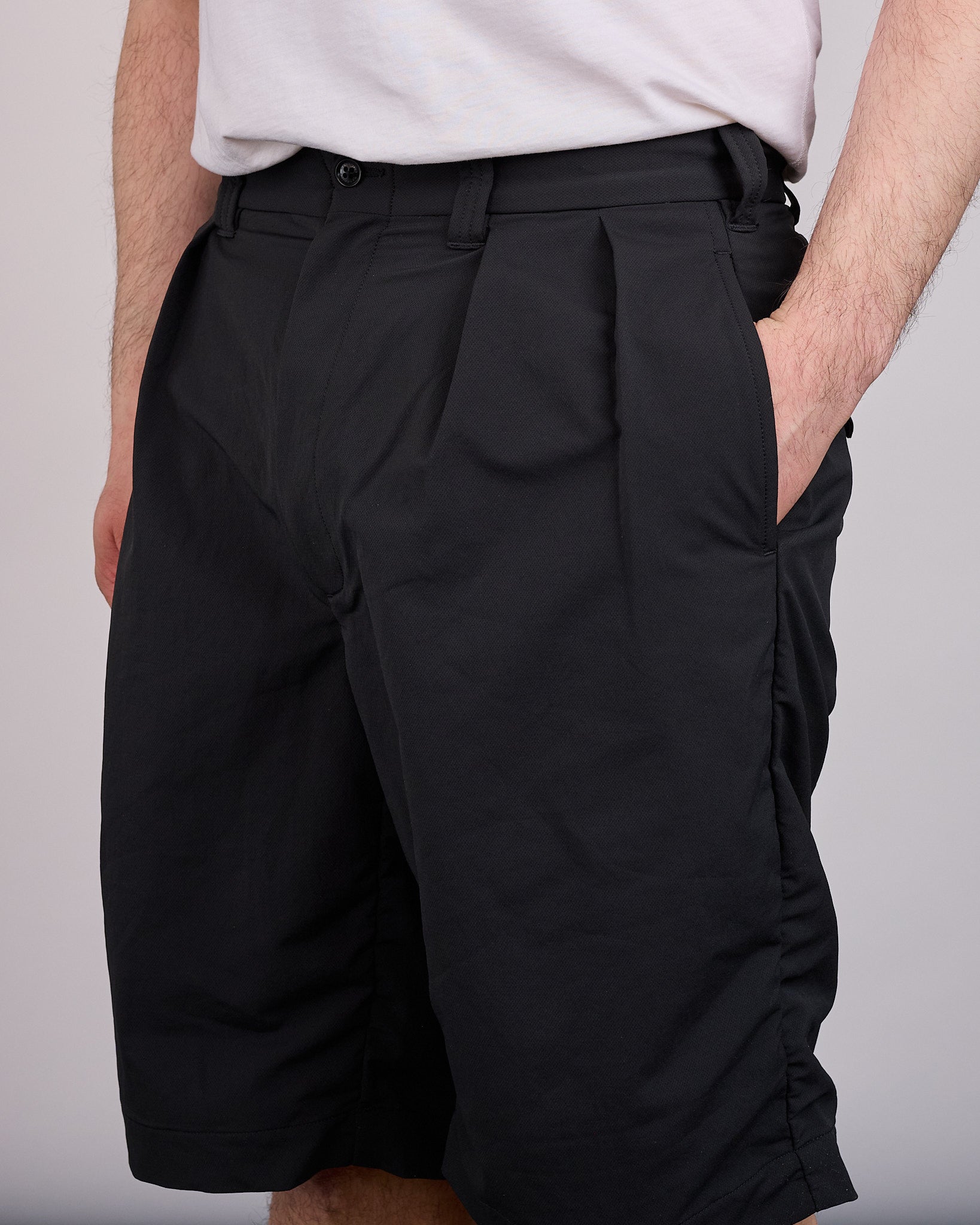 パンツ nanamica ALPHADRY Double Pleats Short nanamica ALPHADRY Double Pleated Short Black – LESS 17