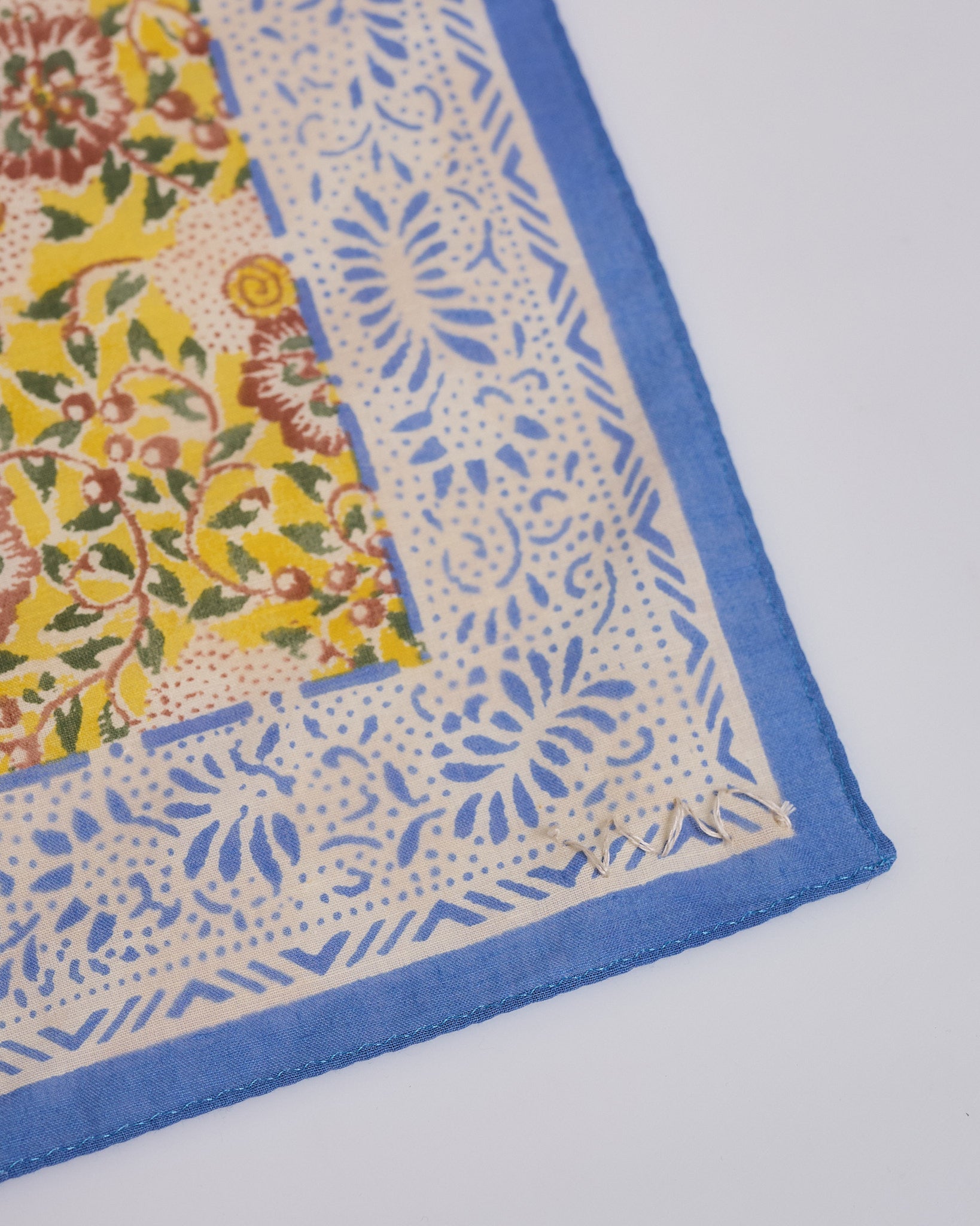 小物 visvim INDIGO KHADI BANDANA (N.D.) visvim Khadi Pattern Bandana Blue – LESS 17