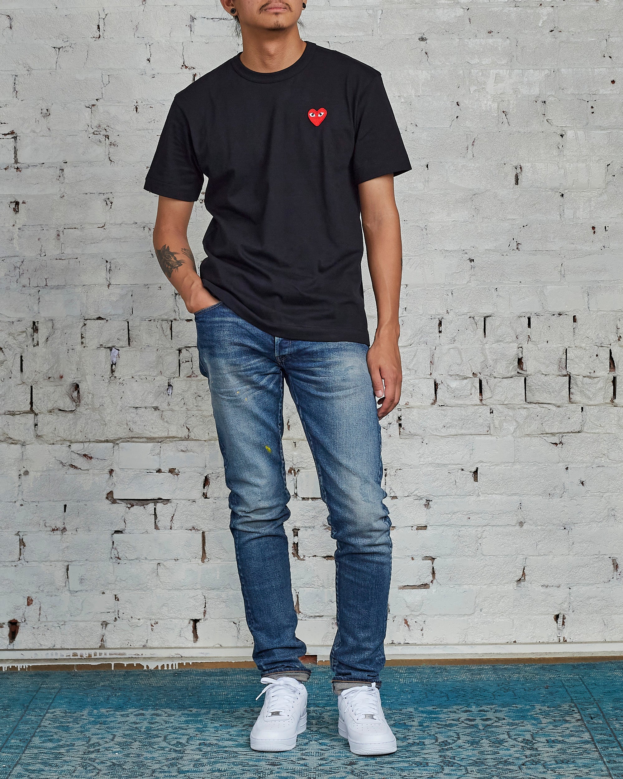 Comme des Garçons PLAY Red Heart T-Shirt Black – LESS 17