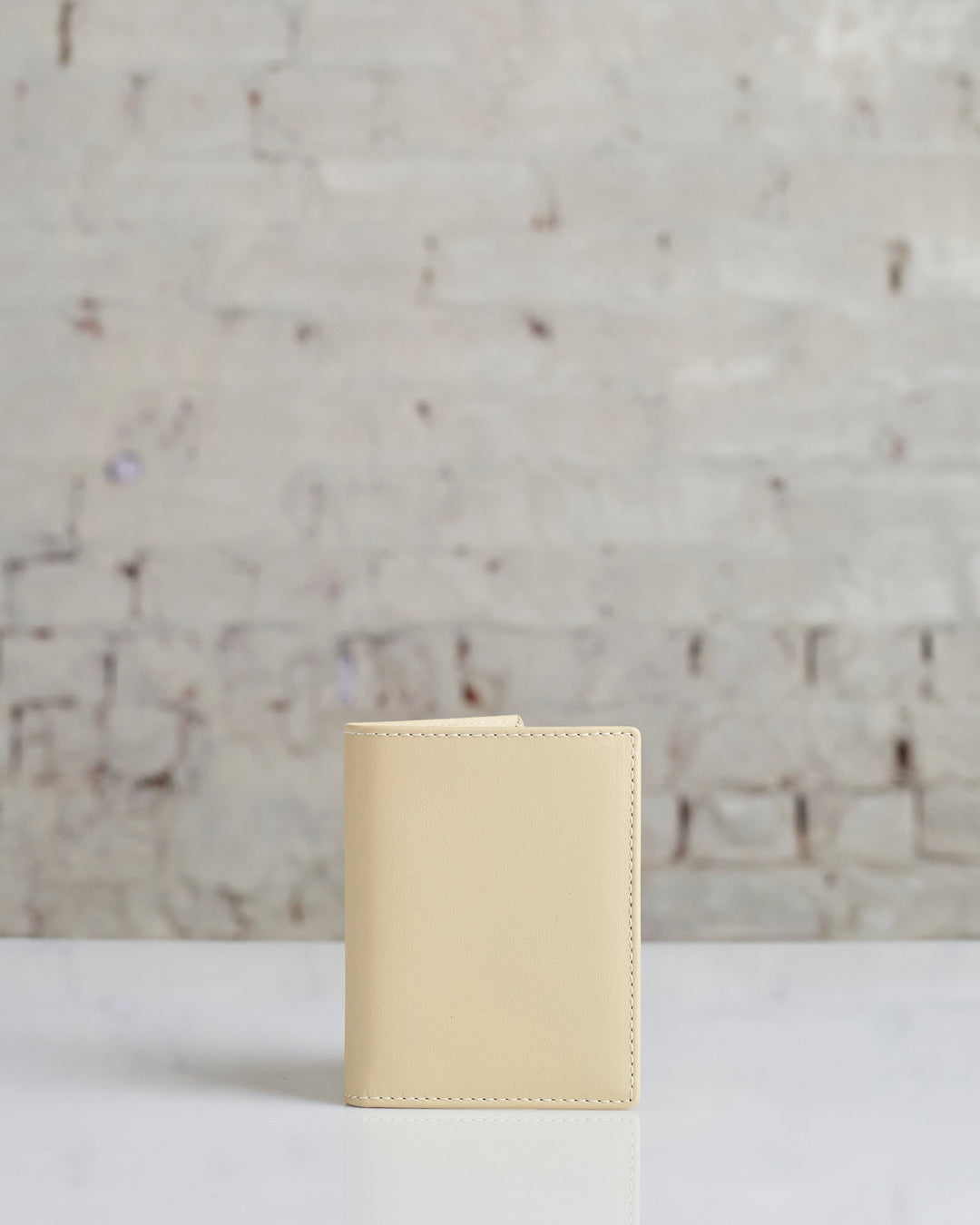 Comme des Garçons Wallet Classic Leather Line A Bi-Fold Wallet Off White