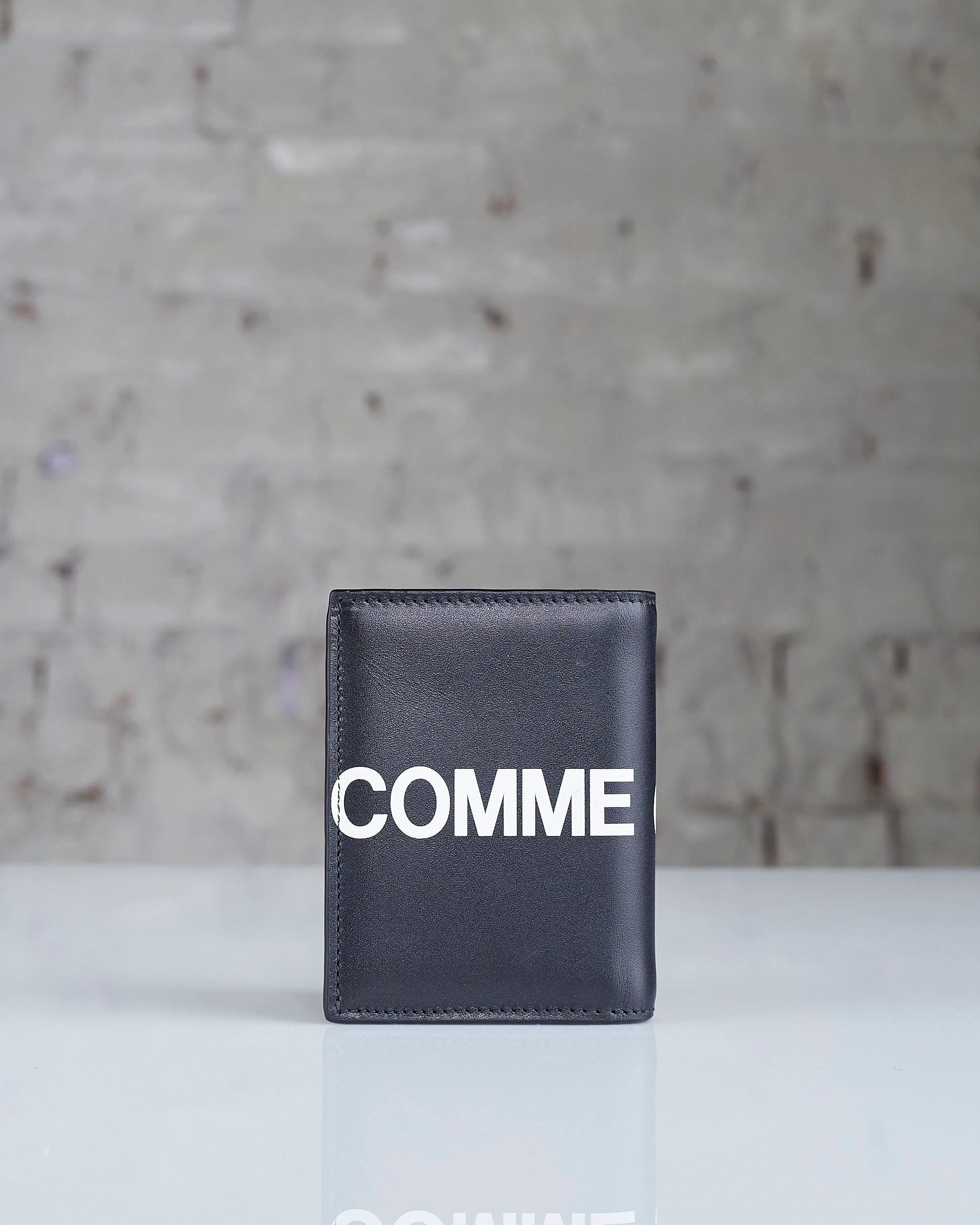 Comme des Garçons Wallet Huge Logo Wallet Black – LESS 17