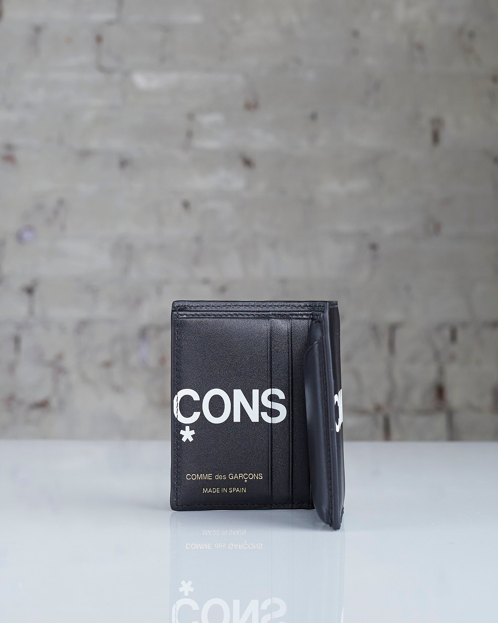 Comme des Garçons Wallet Huge Logo Wallet Black