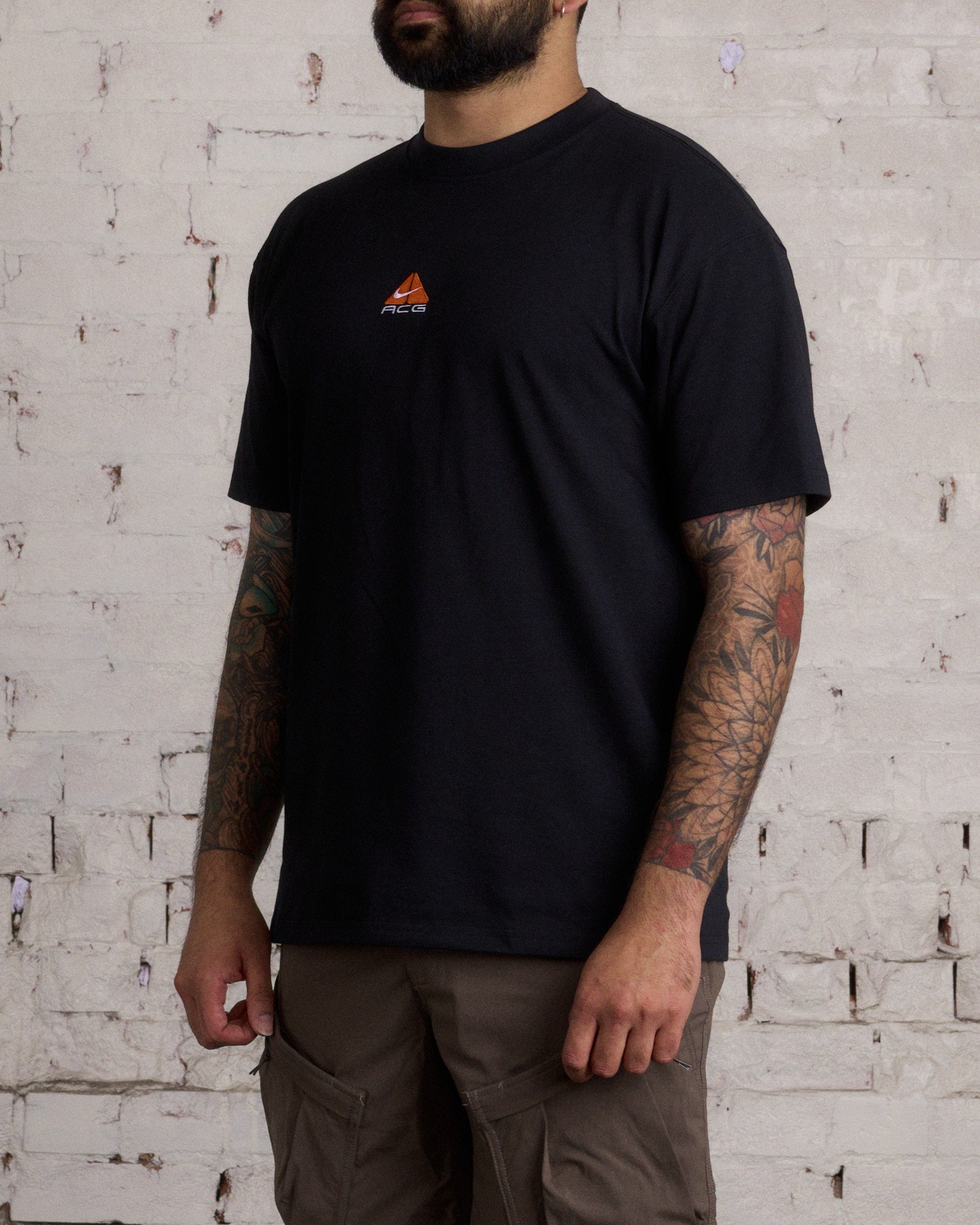 Nike acg hotsell tee black