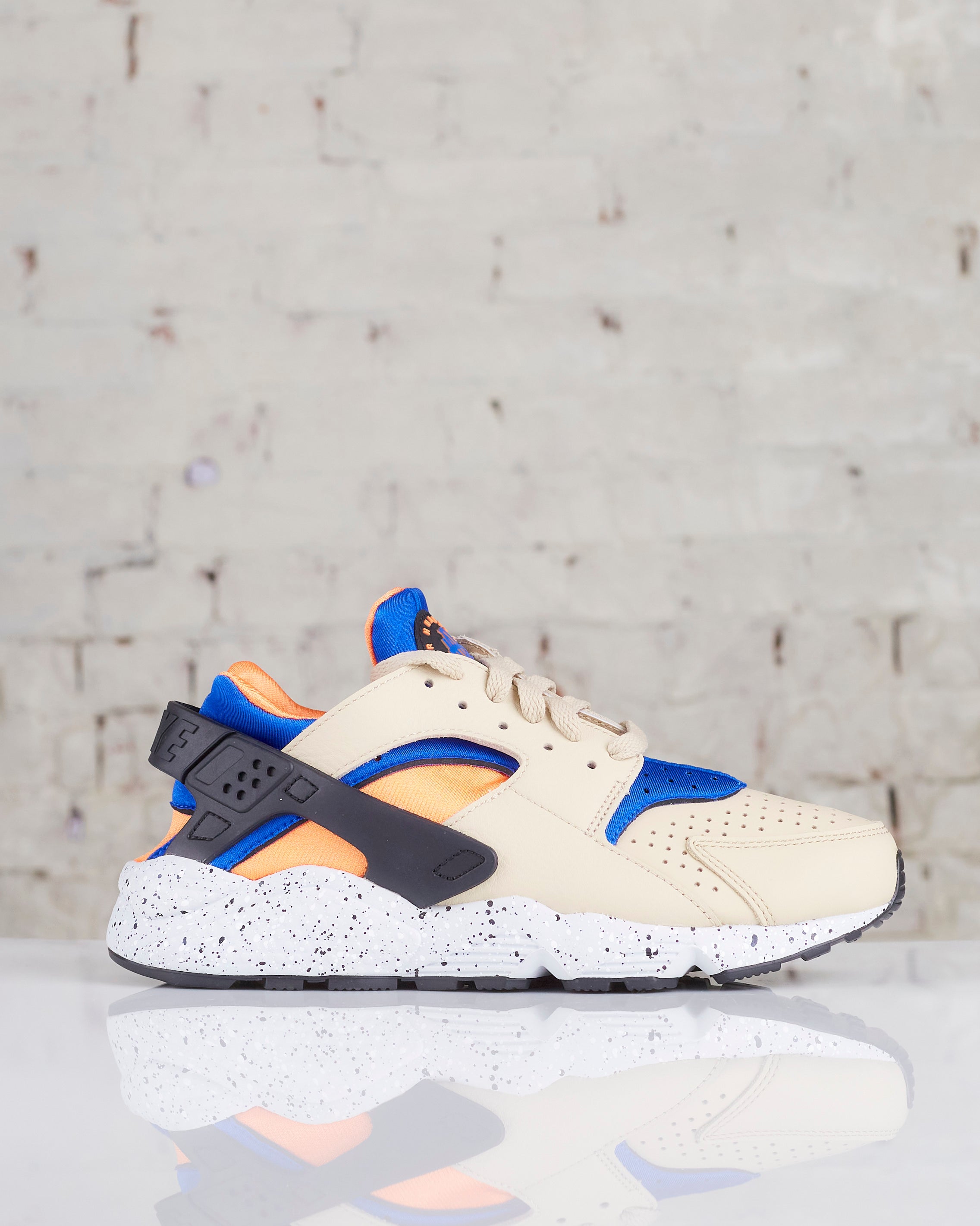 Nike Men s Air Huarache Rattan Hyper Royal Bright Mandarin Black DD1 LESS 17