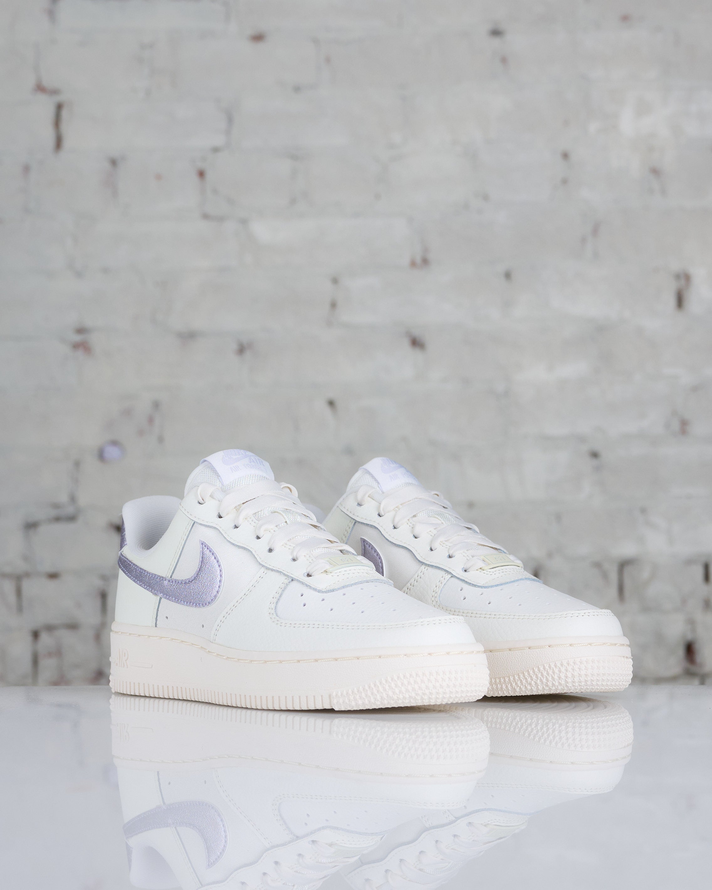 Nike Women's Air Force 1 '07 Sail/Oxygen Purple – LESS 17